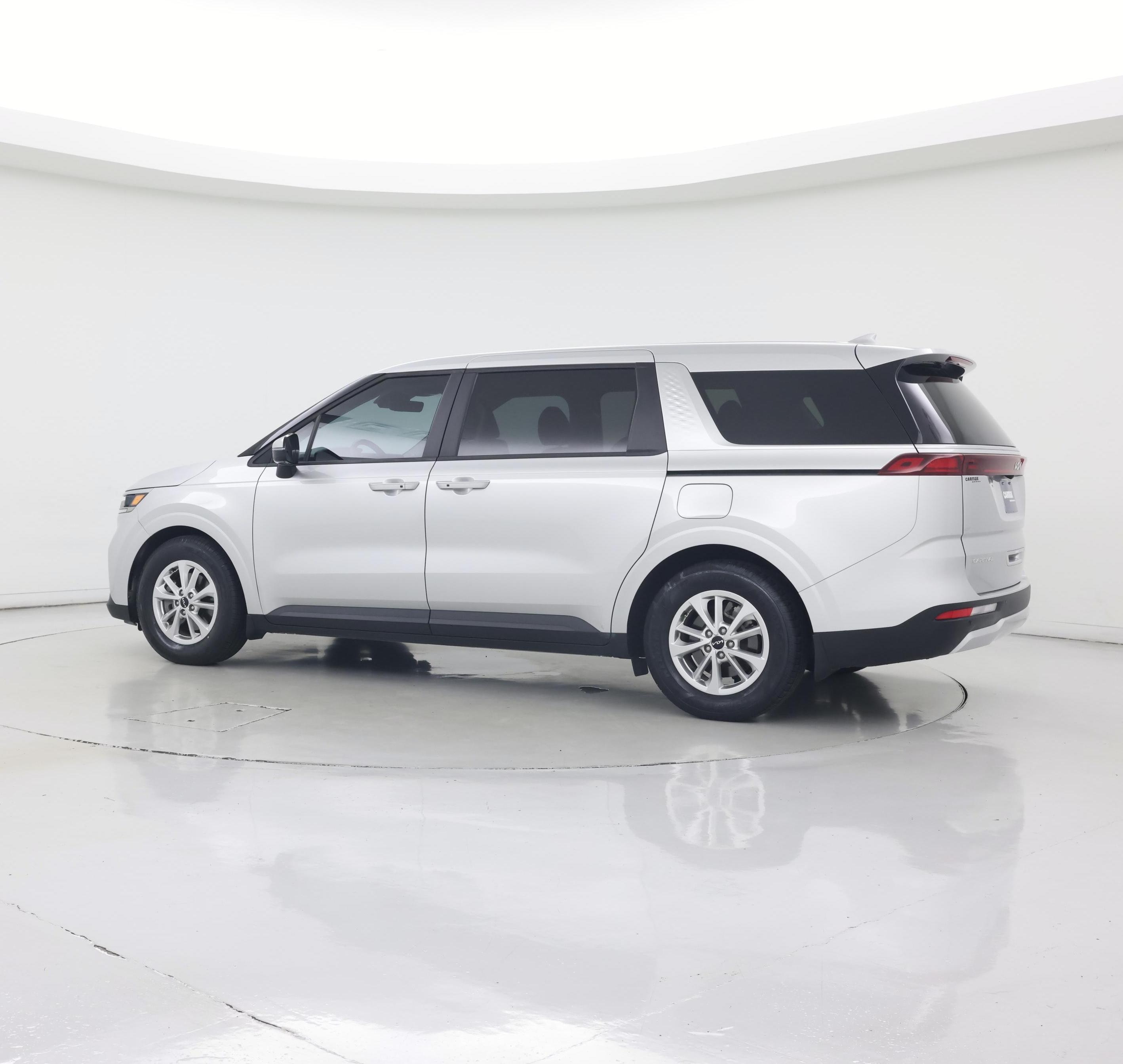 Thumbnail: 2023 Kia Carnival - 3