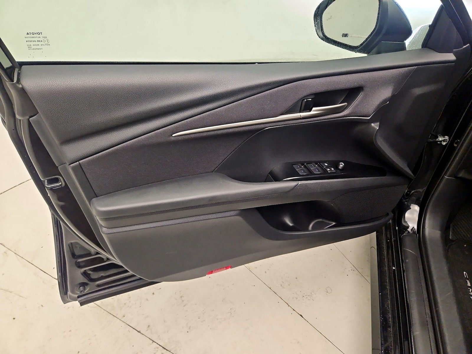 2026 Toyota Camry LE - Photo 13