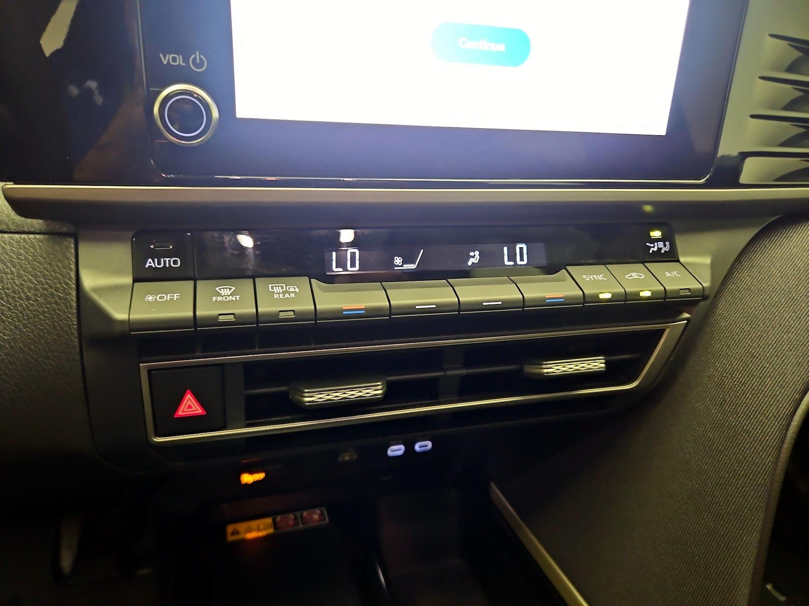 2026 Toyota Camry LE - Photo 17