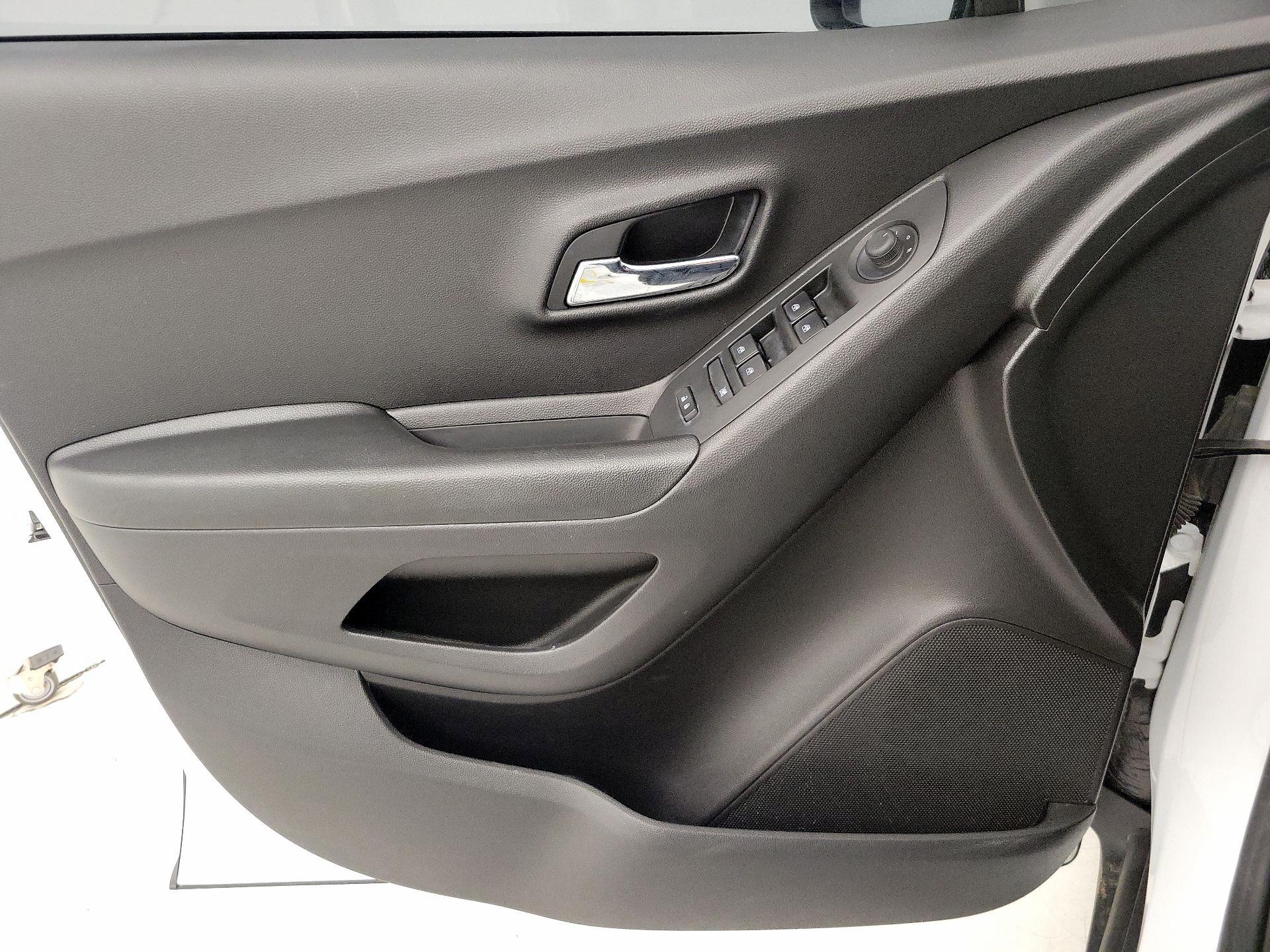 Thumbnail: 2021 Chevrolet Trax - 12