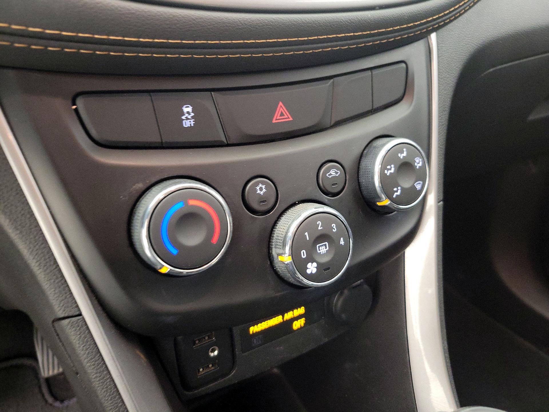 Thumbnail: 2021 Chevrolet Trax - 16