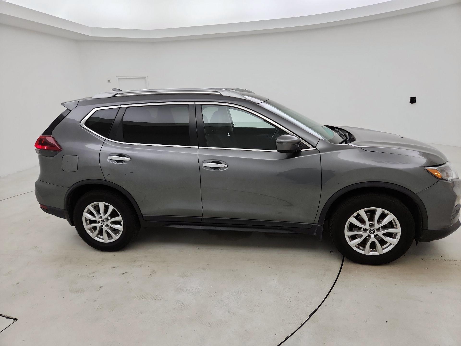 Thumbnail: 2019 Nissan Rogue - 4