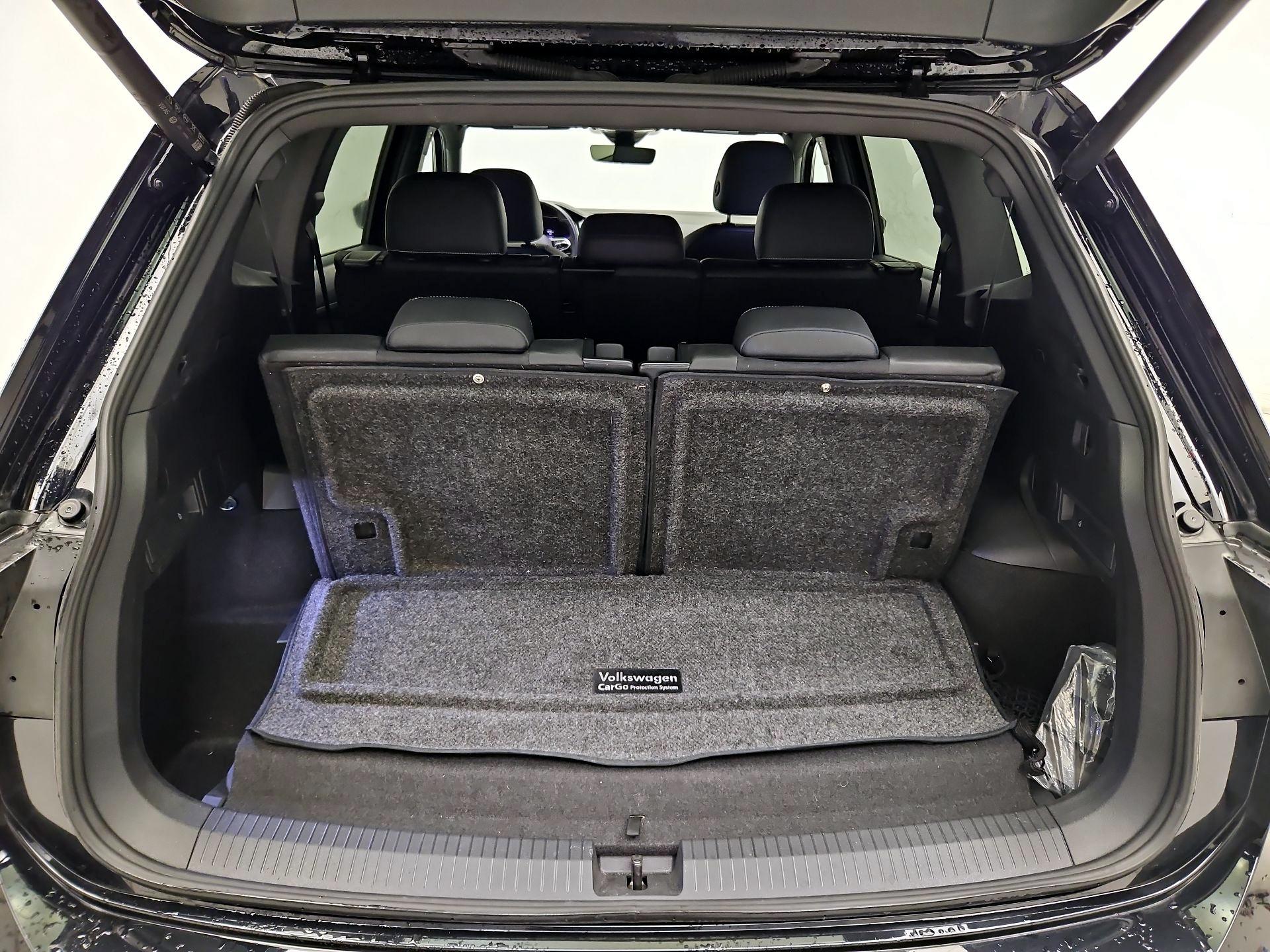 Thumbnail: 2024 Volkswagen Tiguan - 18