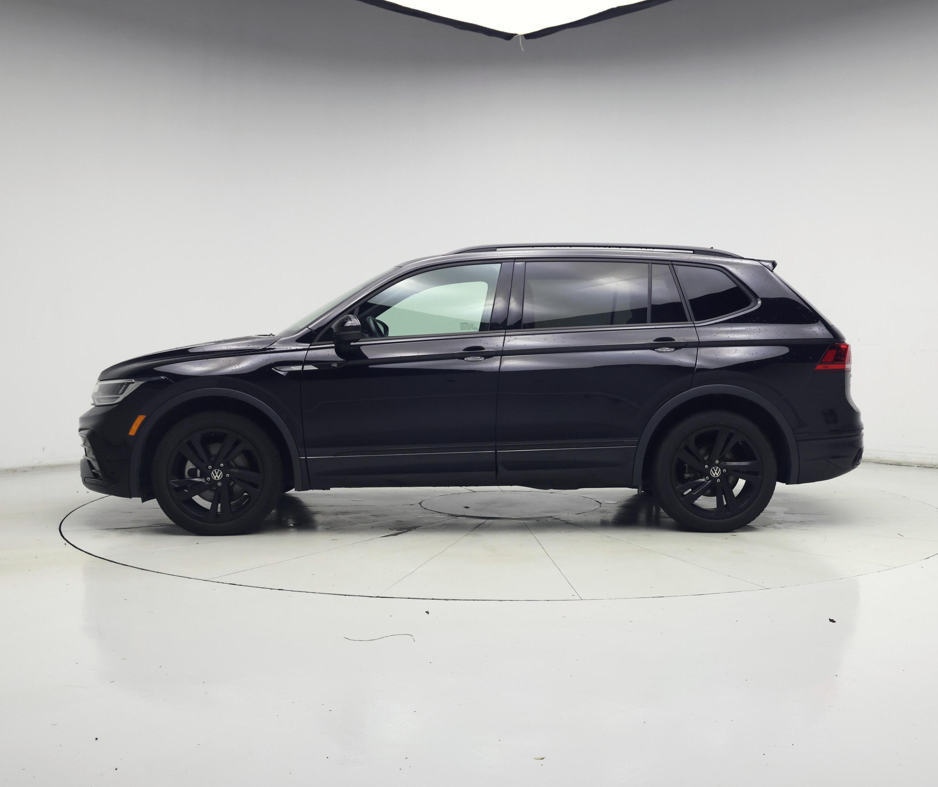 Thumbnail: 2024 Volkswagen Tiguan - 3