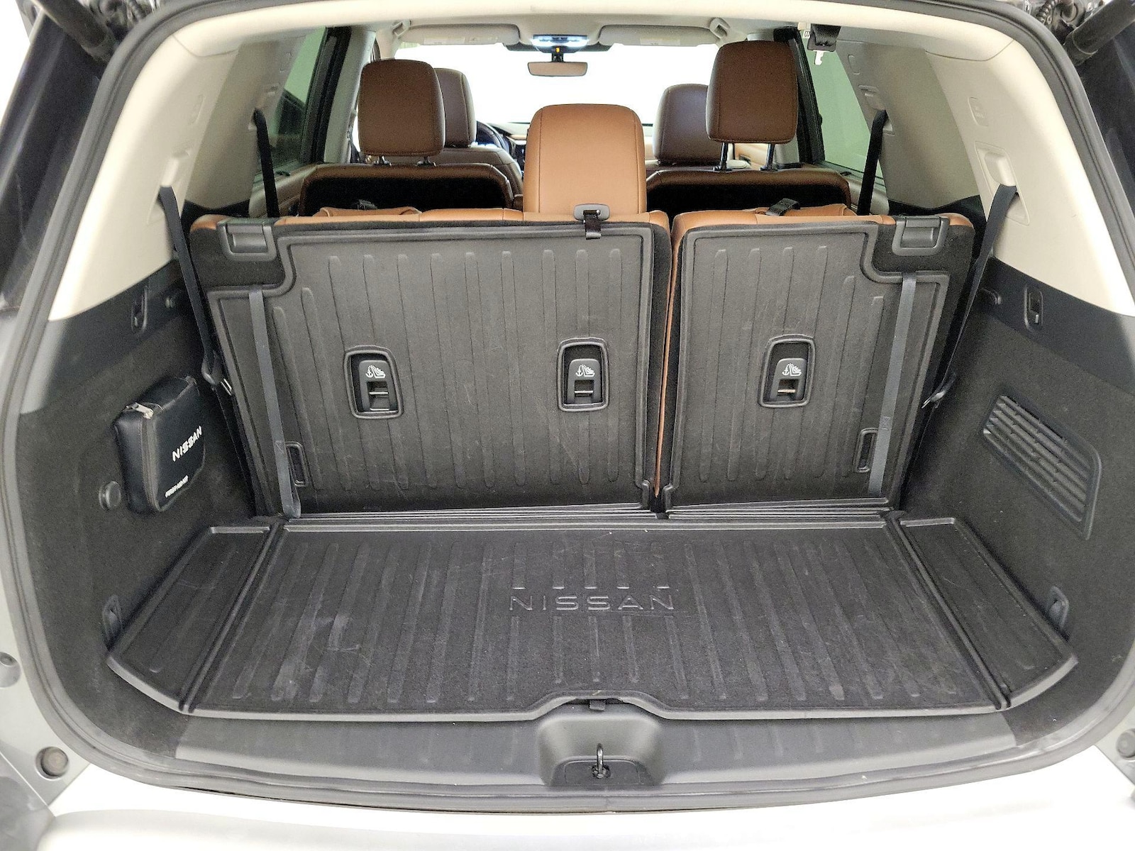 2023 Nissan Pathfinder Platinum - Photo 24