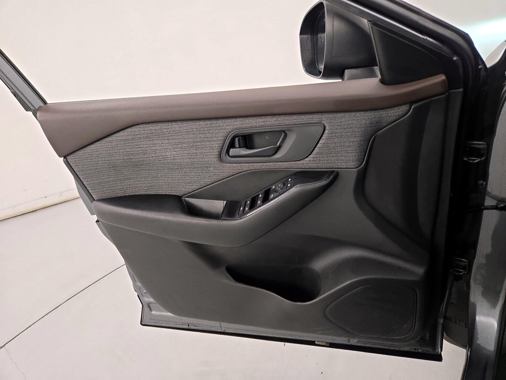Thumbnail: 2023 Nissan Rogue - 12