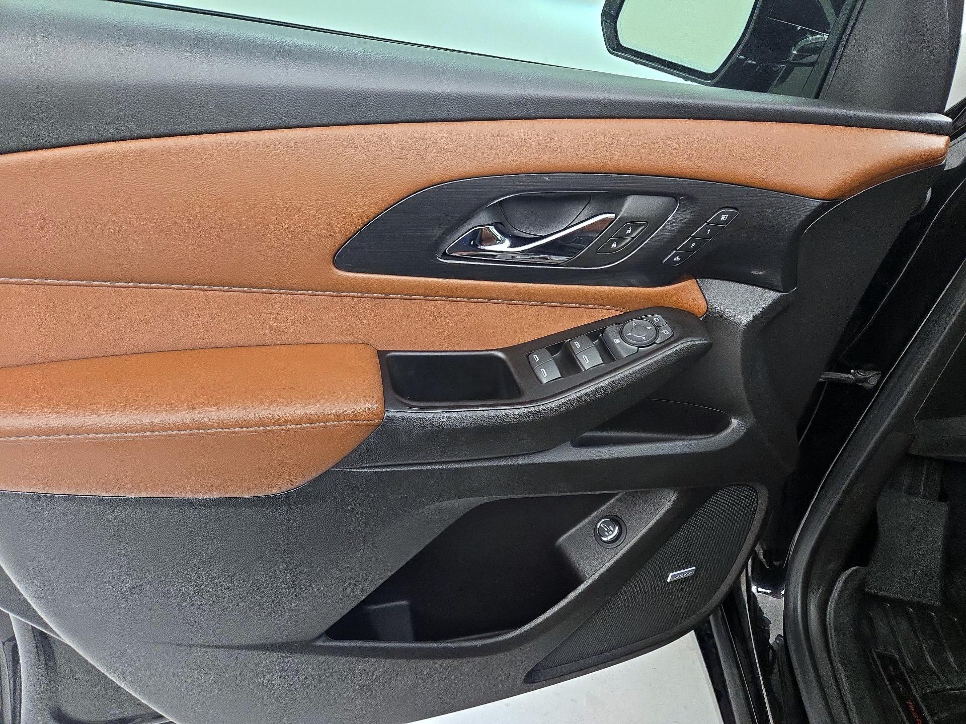 Thumbnail: 2020 Chevrolet Traverse - 12