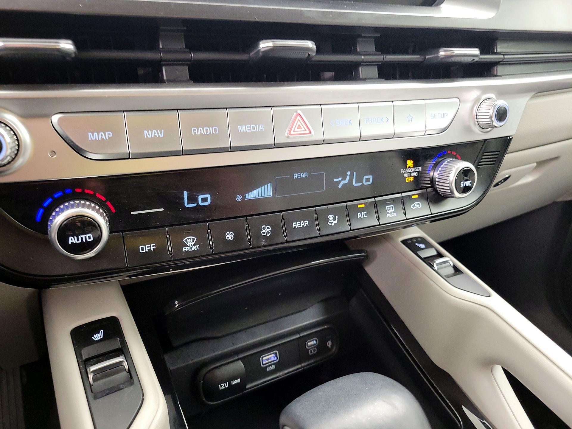 Thumbnail: 2023 Kia Telluride - 17
