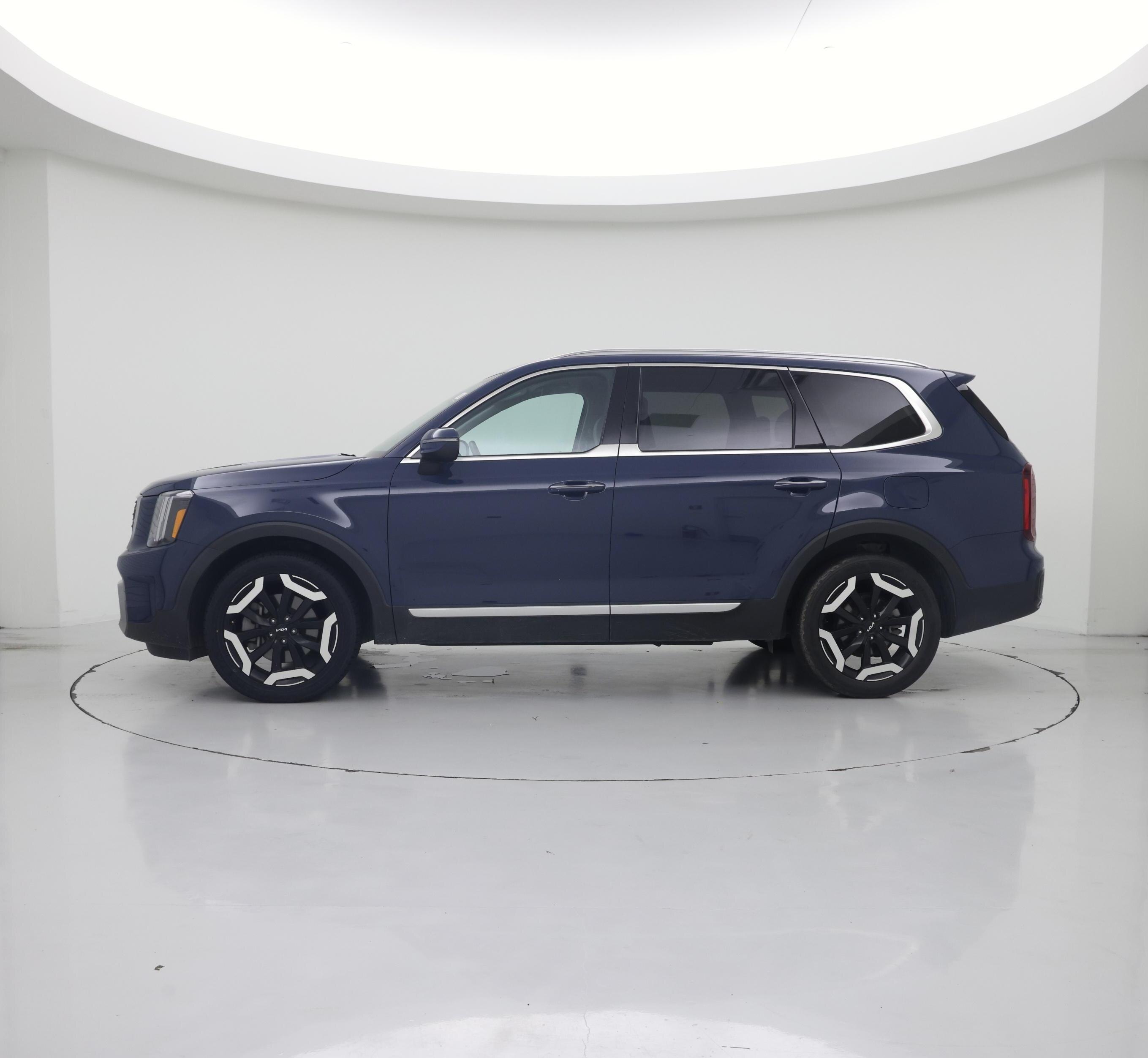 Thumbnail: 2023 Kia Telluride - 3