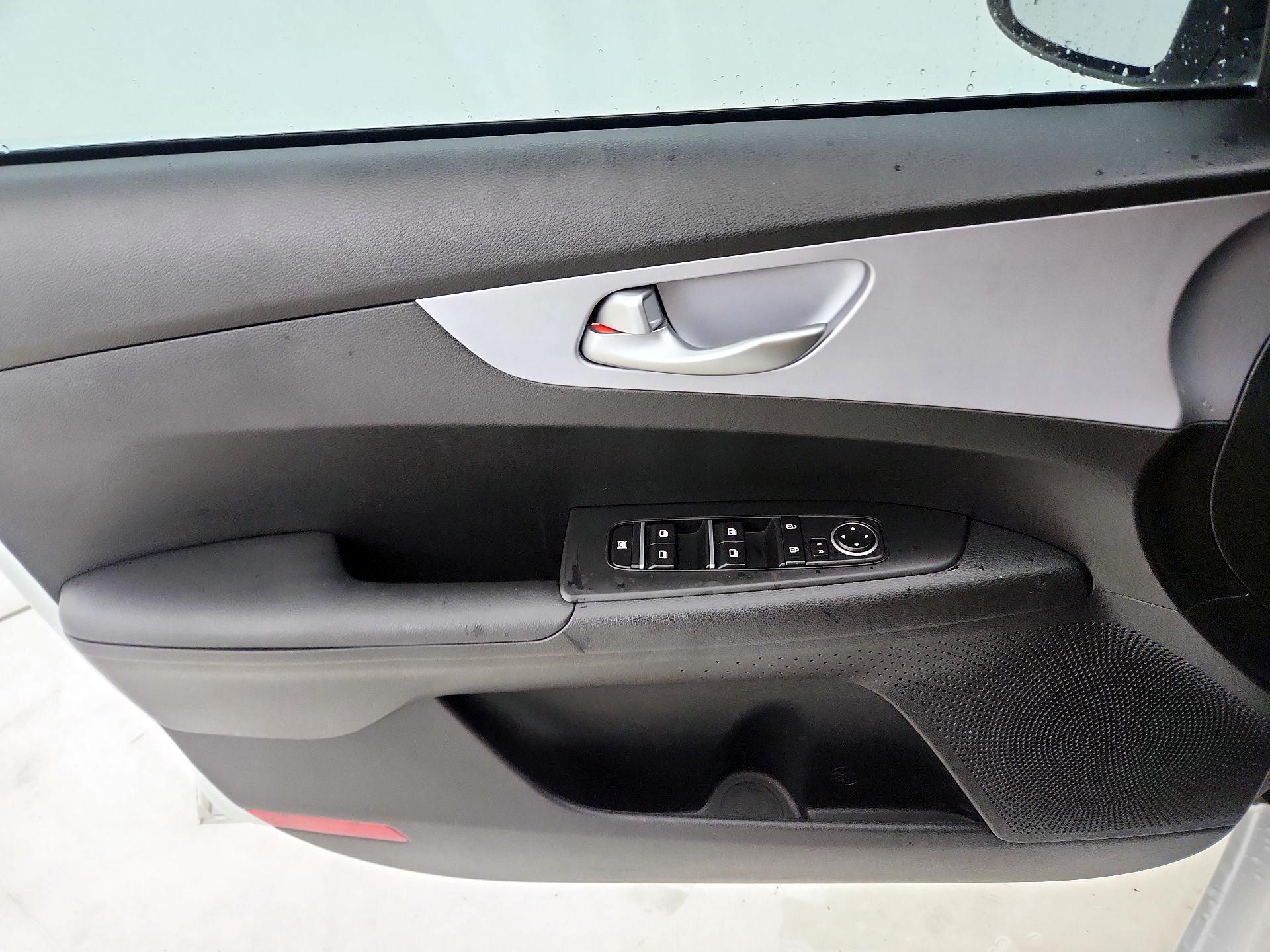 Thumbnail: 2024 Kia Forte - 12