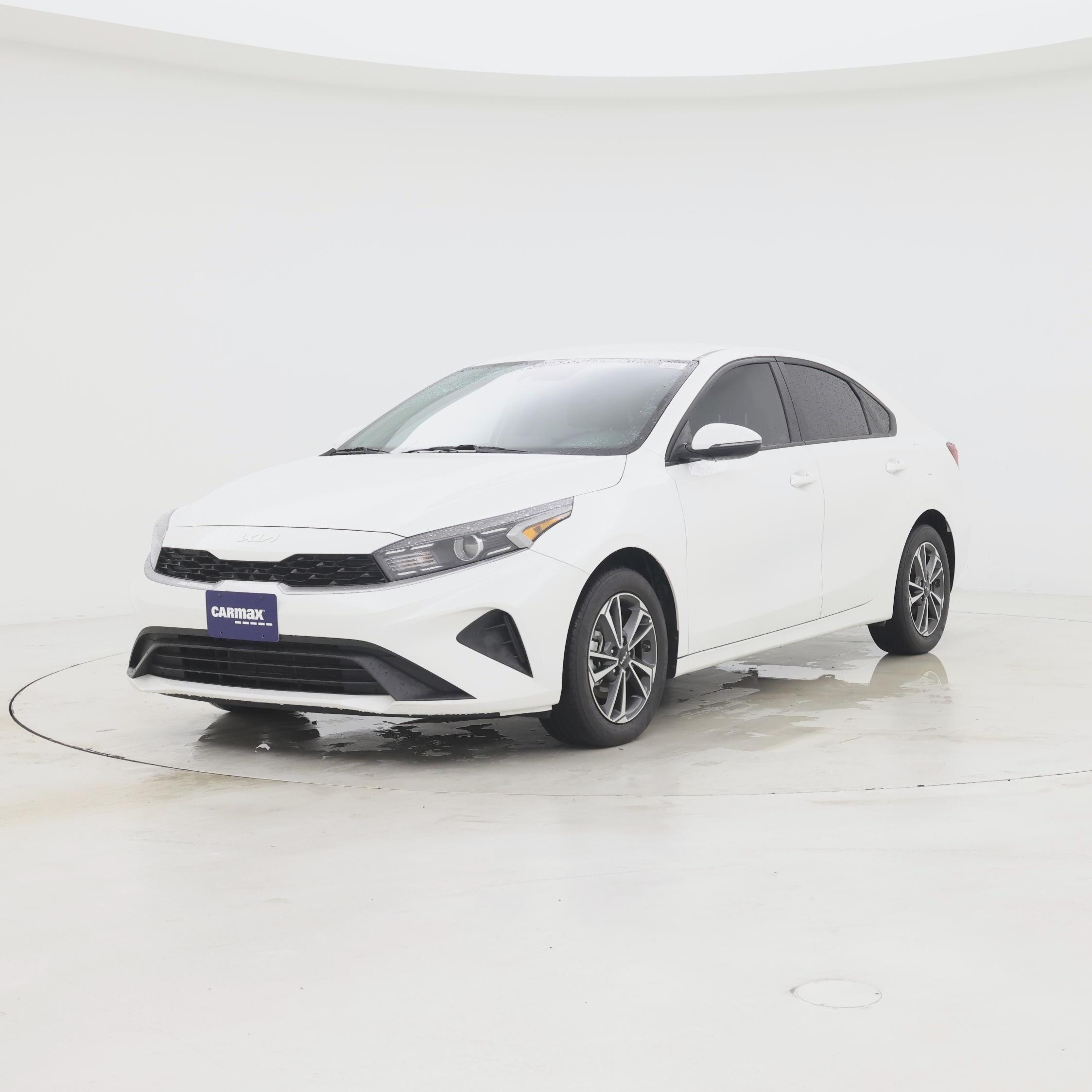 Thumbnail: 2024 Kia Forte - 4