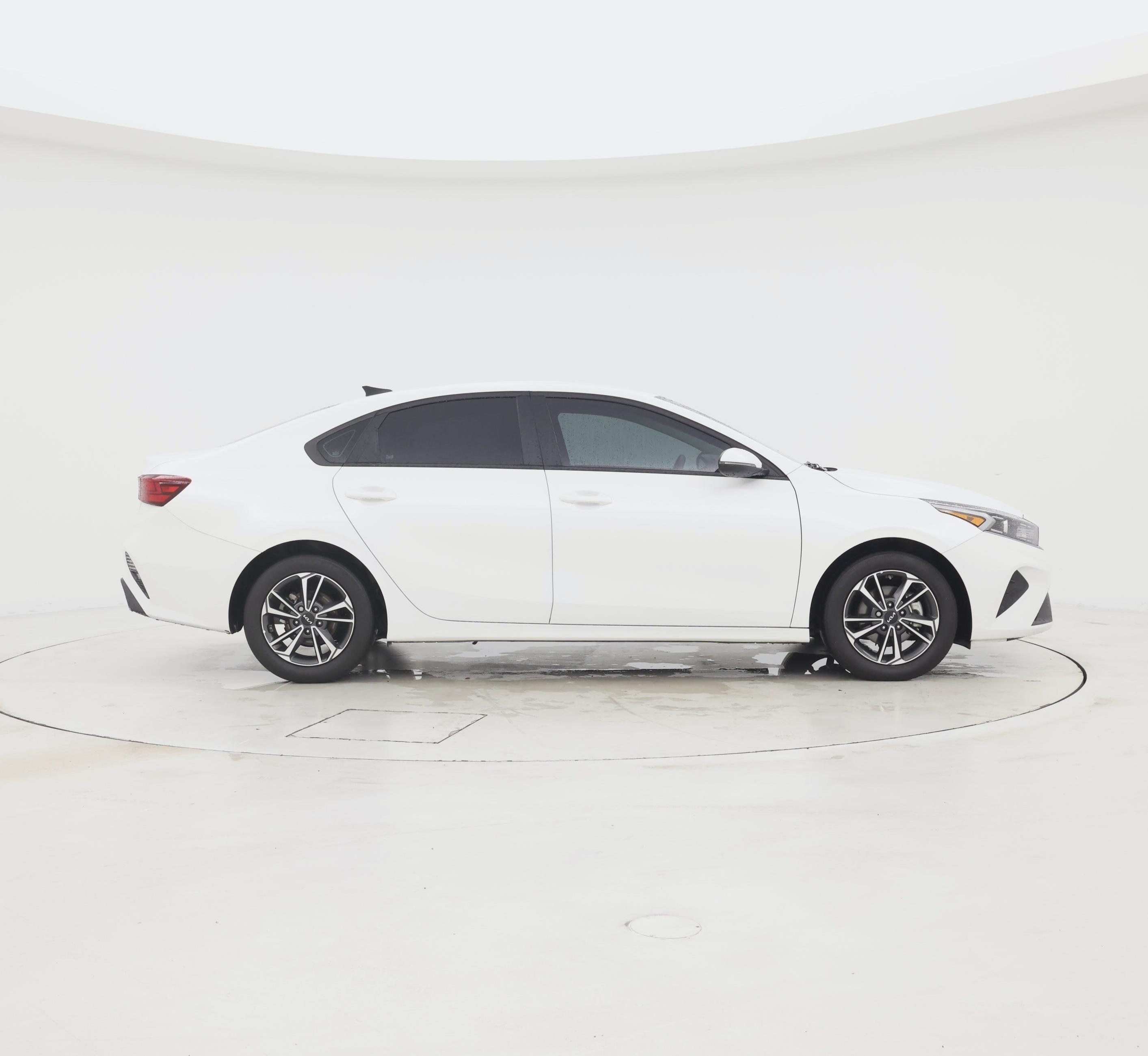 Thumbnail: 2024 Kia Forte - 7