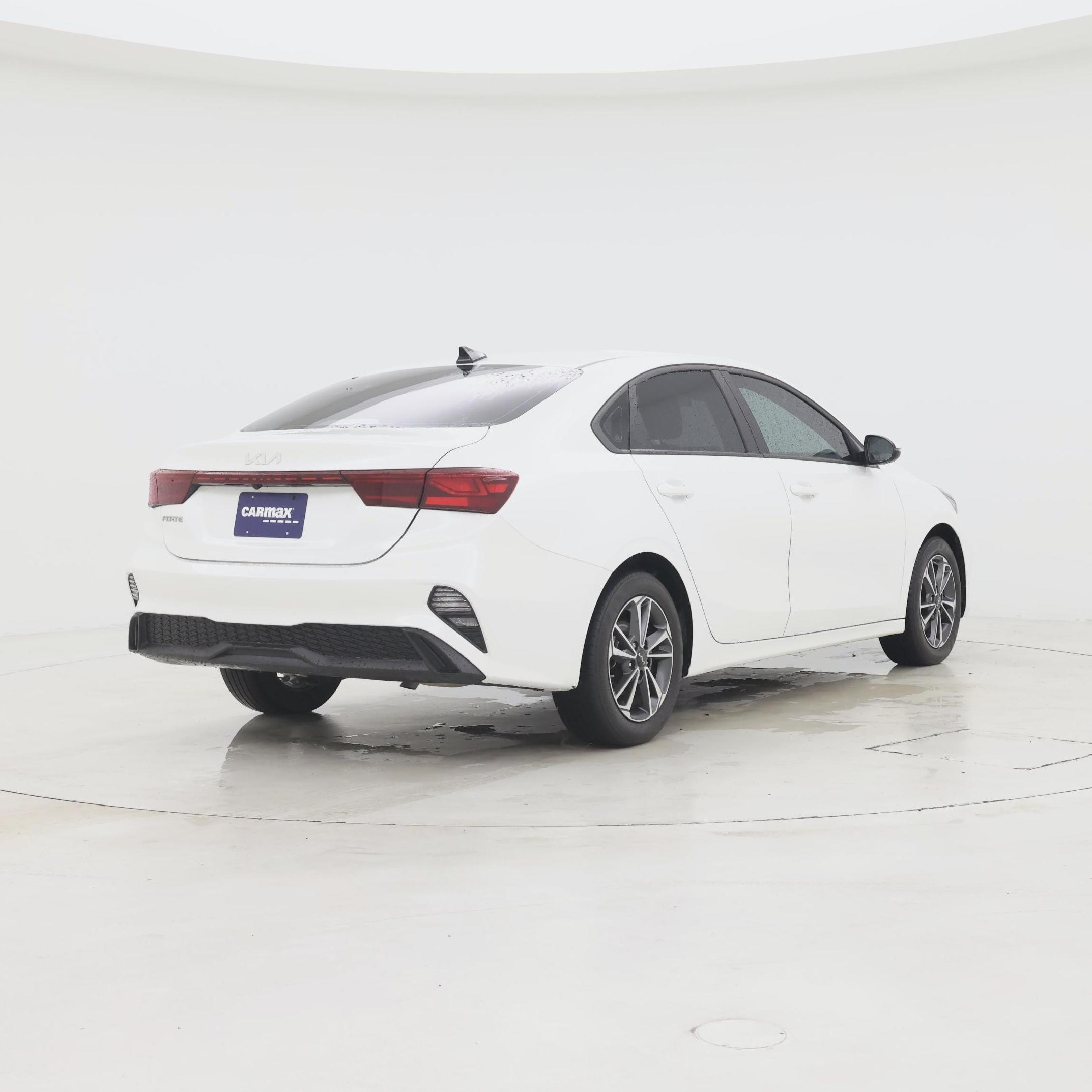 Thumbnail: 2024 Kia Forte - 8