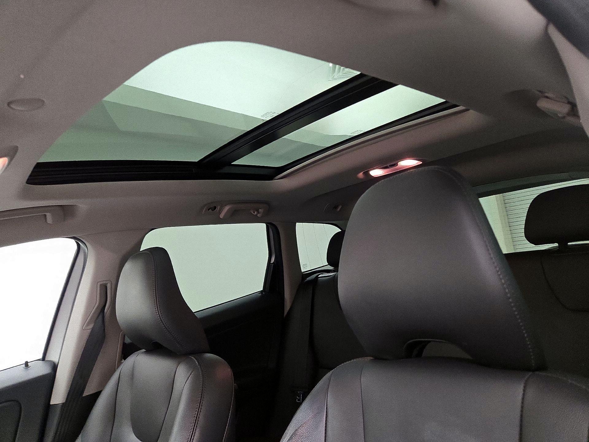 Thumbnail: 2015 Volvo XC60 - 18
