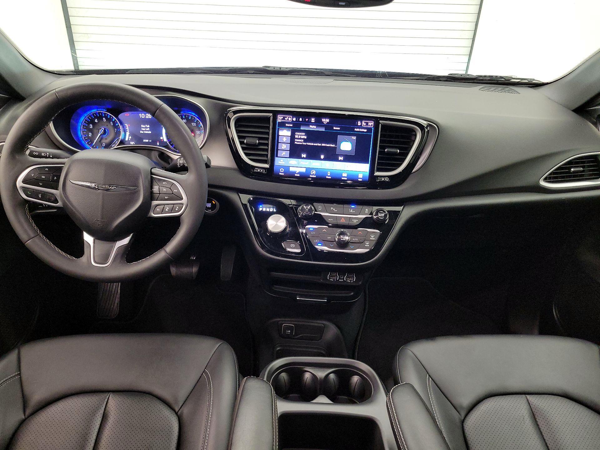 Thumbnail: 2025 Chrysler Pacifica - 9