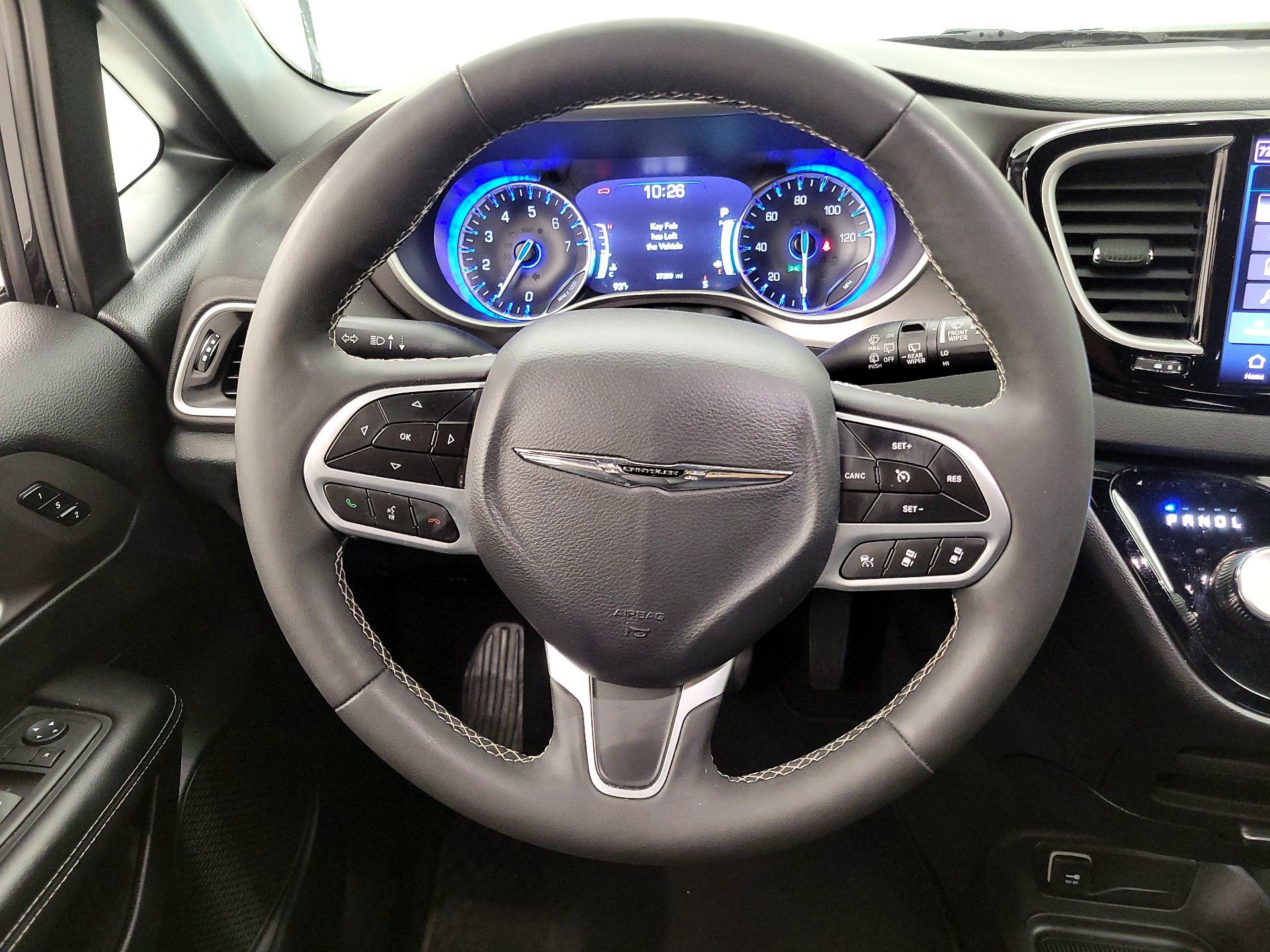 Thumbnail: 2025 Chrysler Pacifica - 10