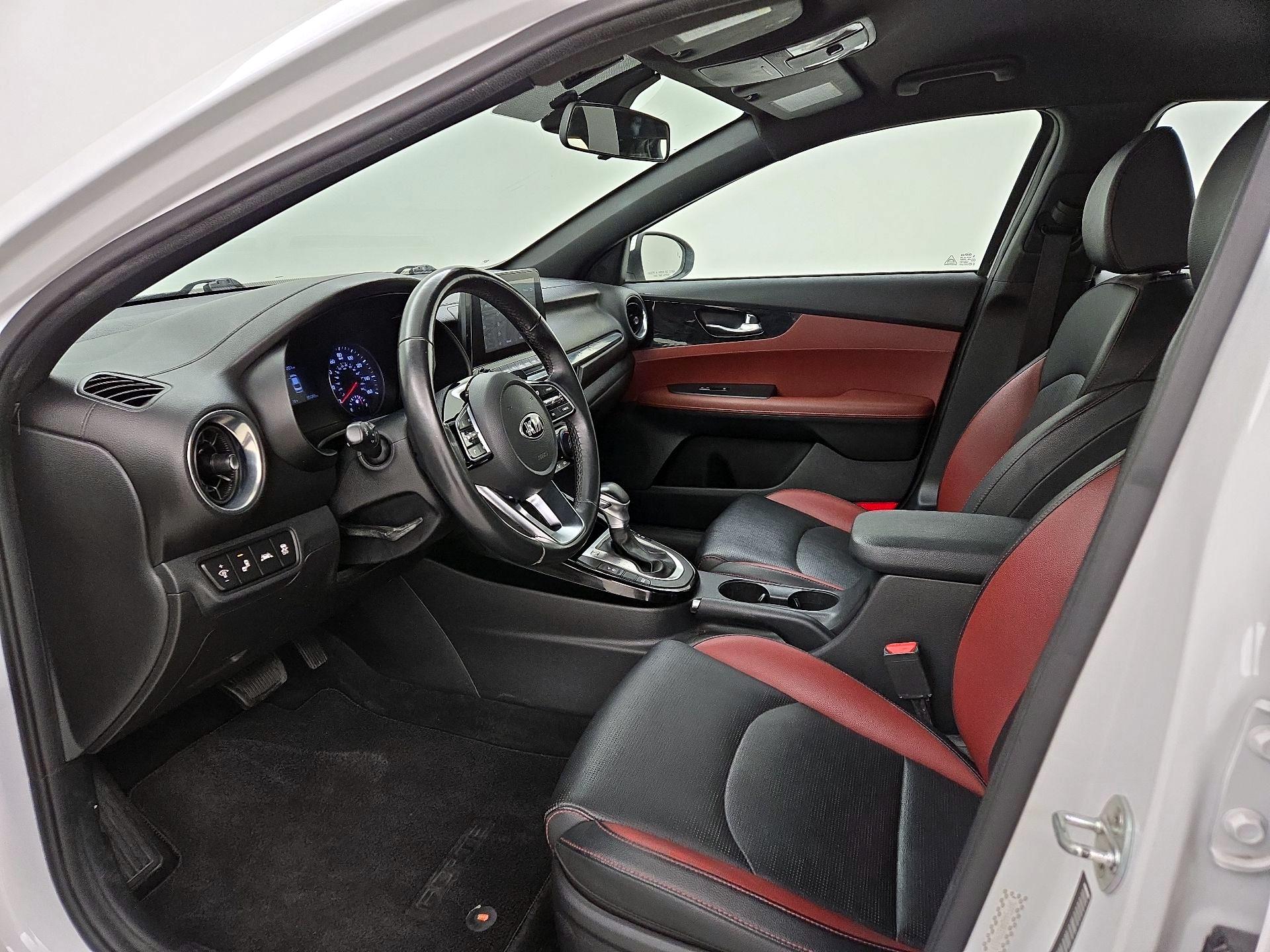 Thumbnail: 2019 Kia Forte - 11