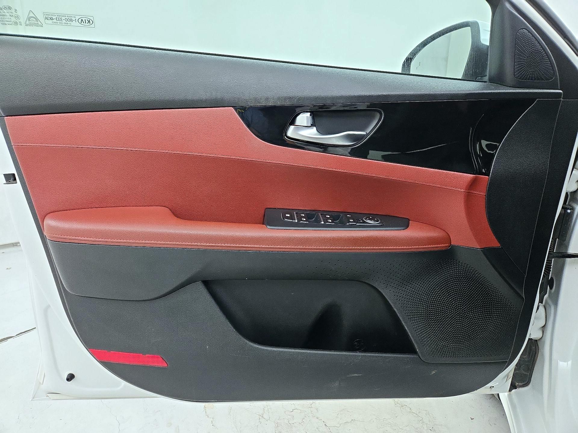 Thumbnail: 2019 Kia Forte - 12