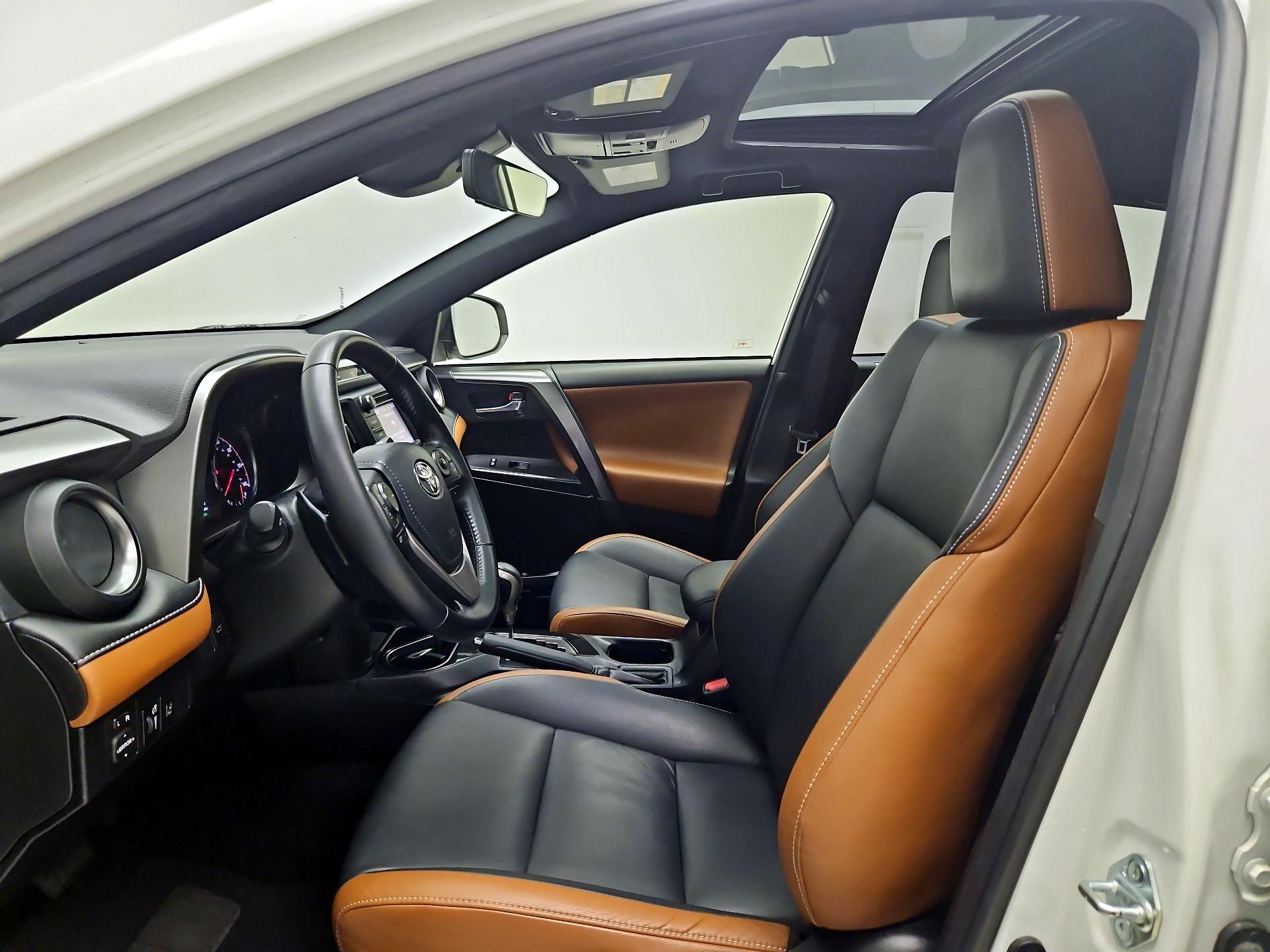 Thumbnail: 2017 Toyota RAV4 - 11