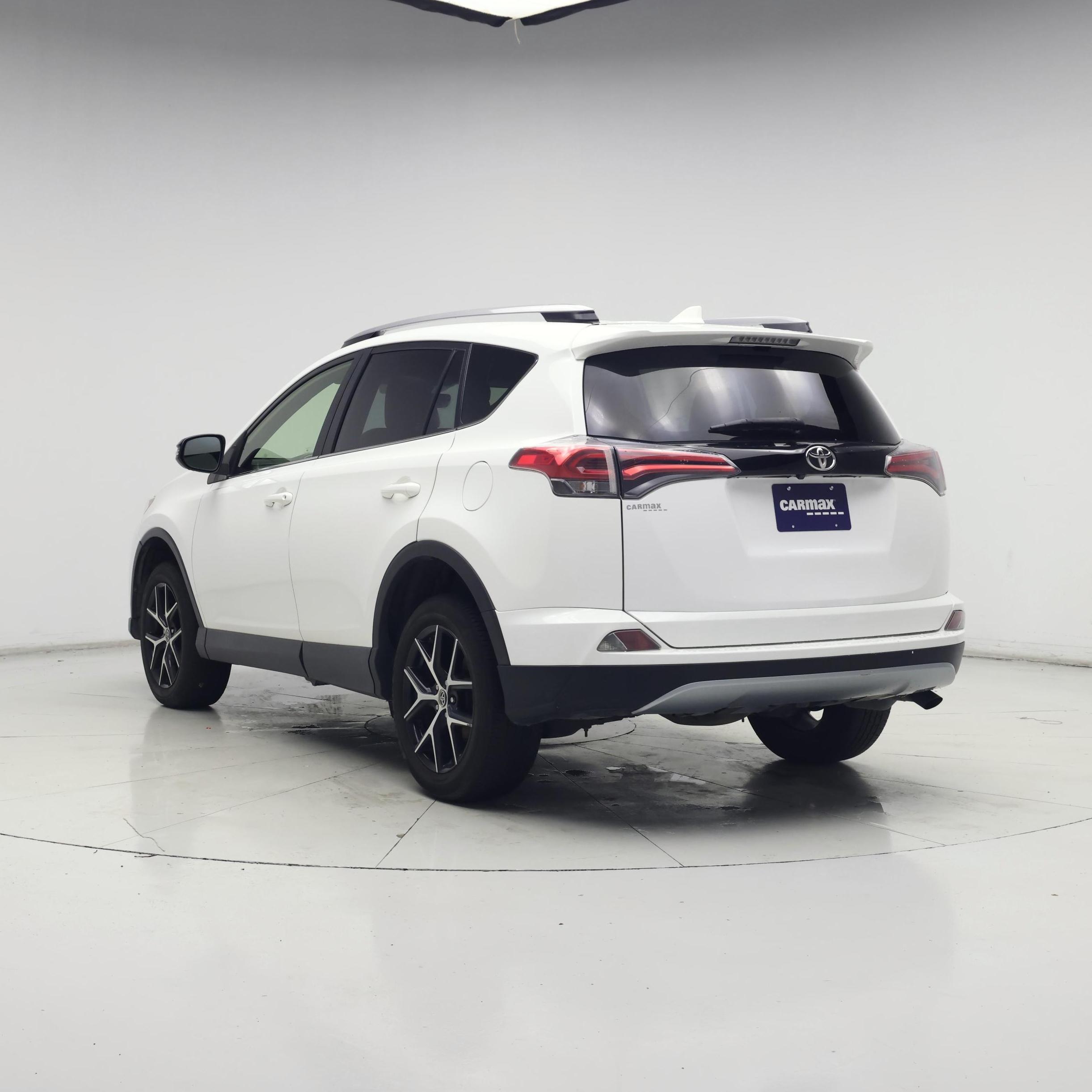 Thumbnail: 2017 Toyota RAV4 - 2