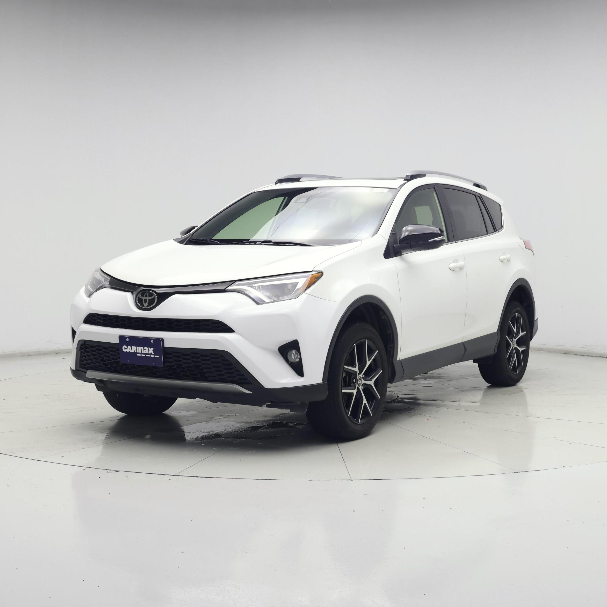 Thumbnail: 2017 Toyota RAV4 - 4