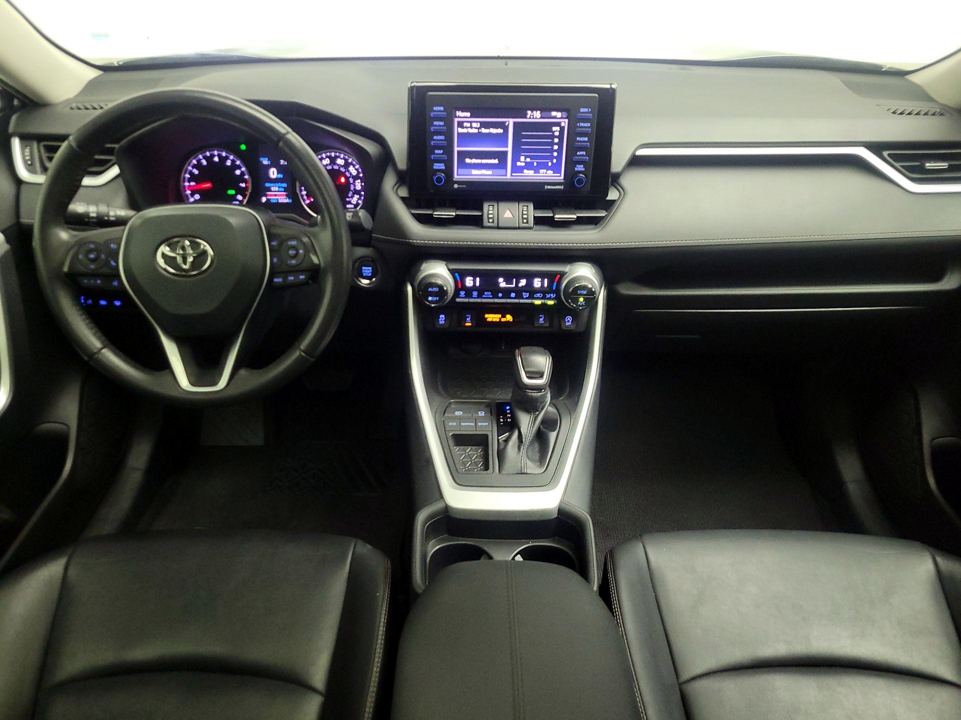 Thumbnail: 2021 Toyota RAV4 - 9