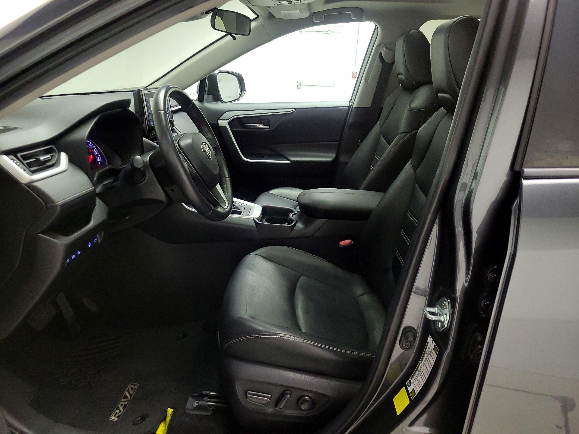 Thumbnail: 2021 Toyota RAV4 - 11