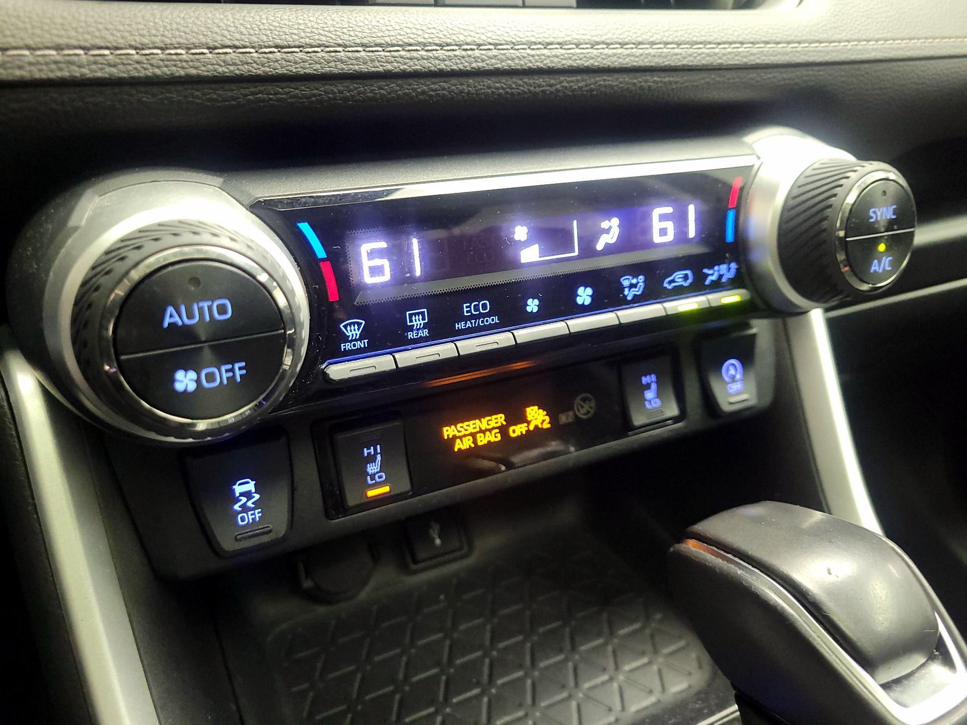 Thumbnail: 2021 Toyota RAV4 - 16