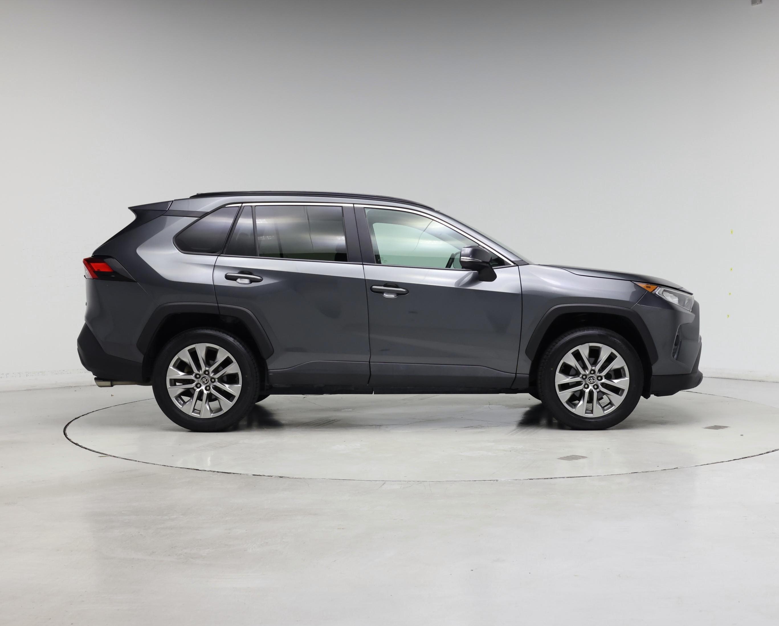 Thumbnail: 2021 Toyota RAV4 - 7