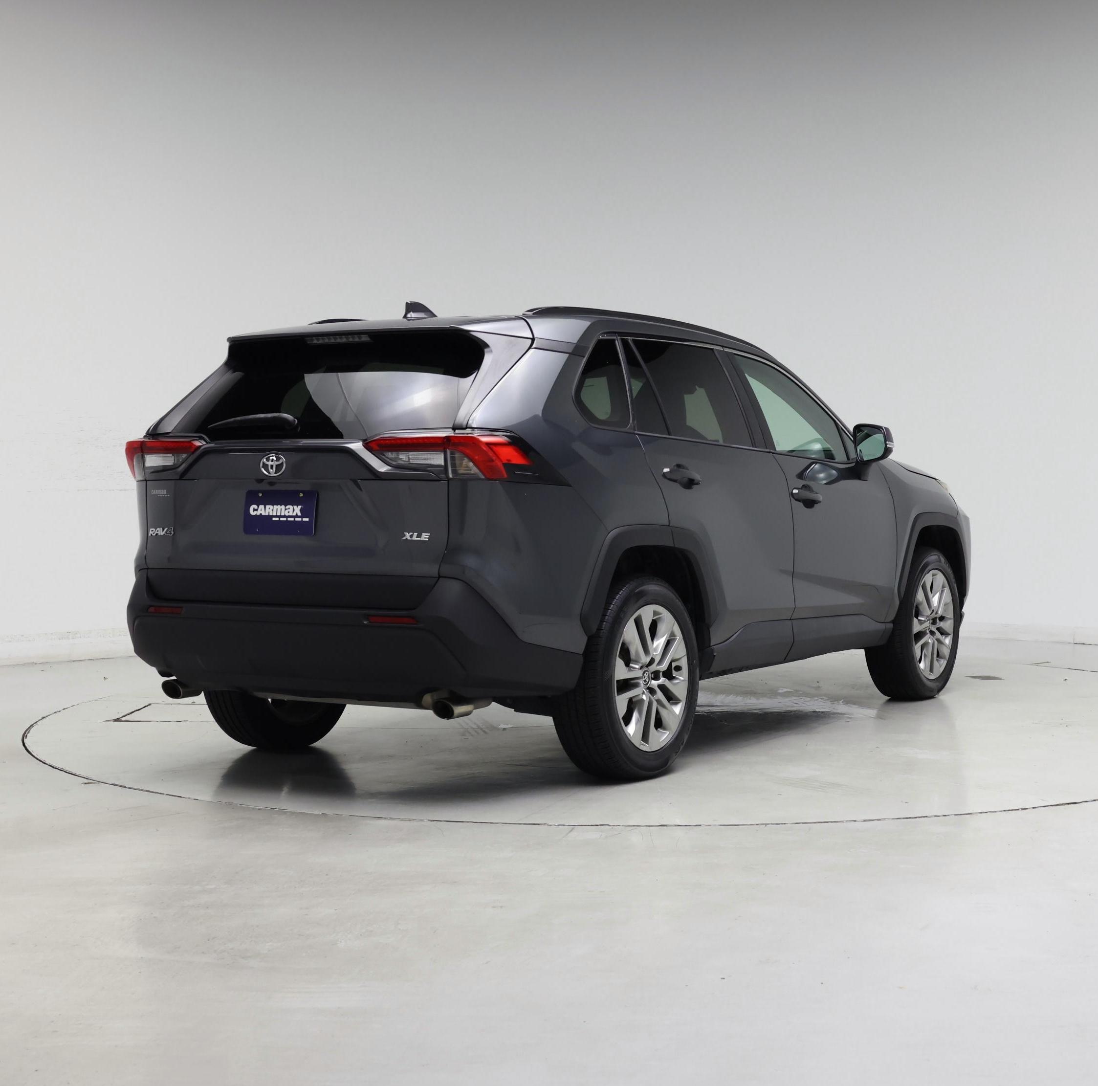 Thumbnail: 2021 Toyota RAV4 - 8