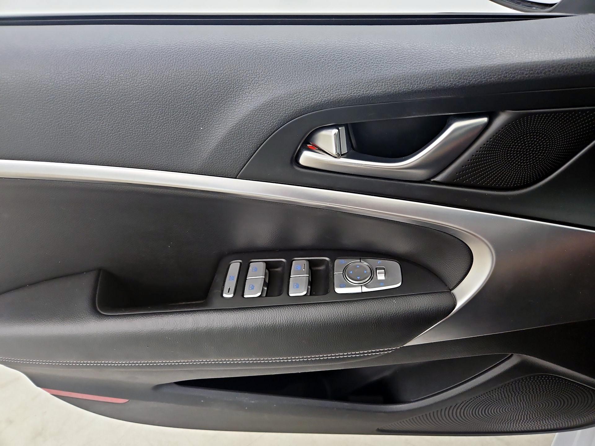 Thumbnail: 2020 Genesis G70 - 12