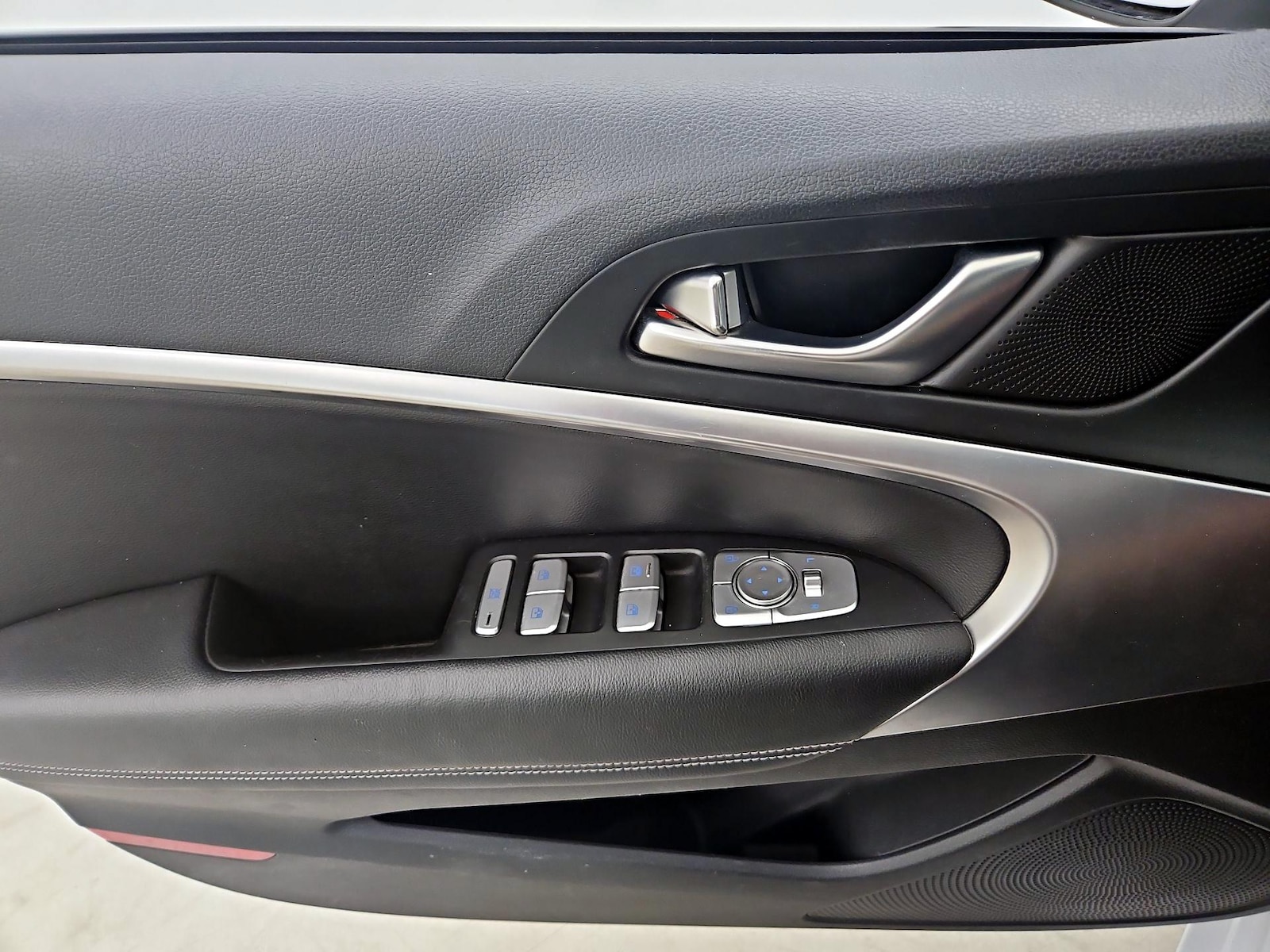 2020 GENESIS G70 Standard - Photo 13