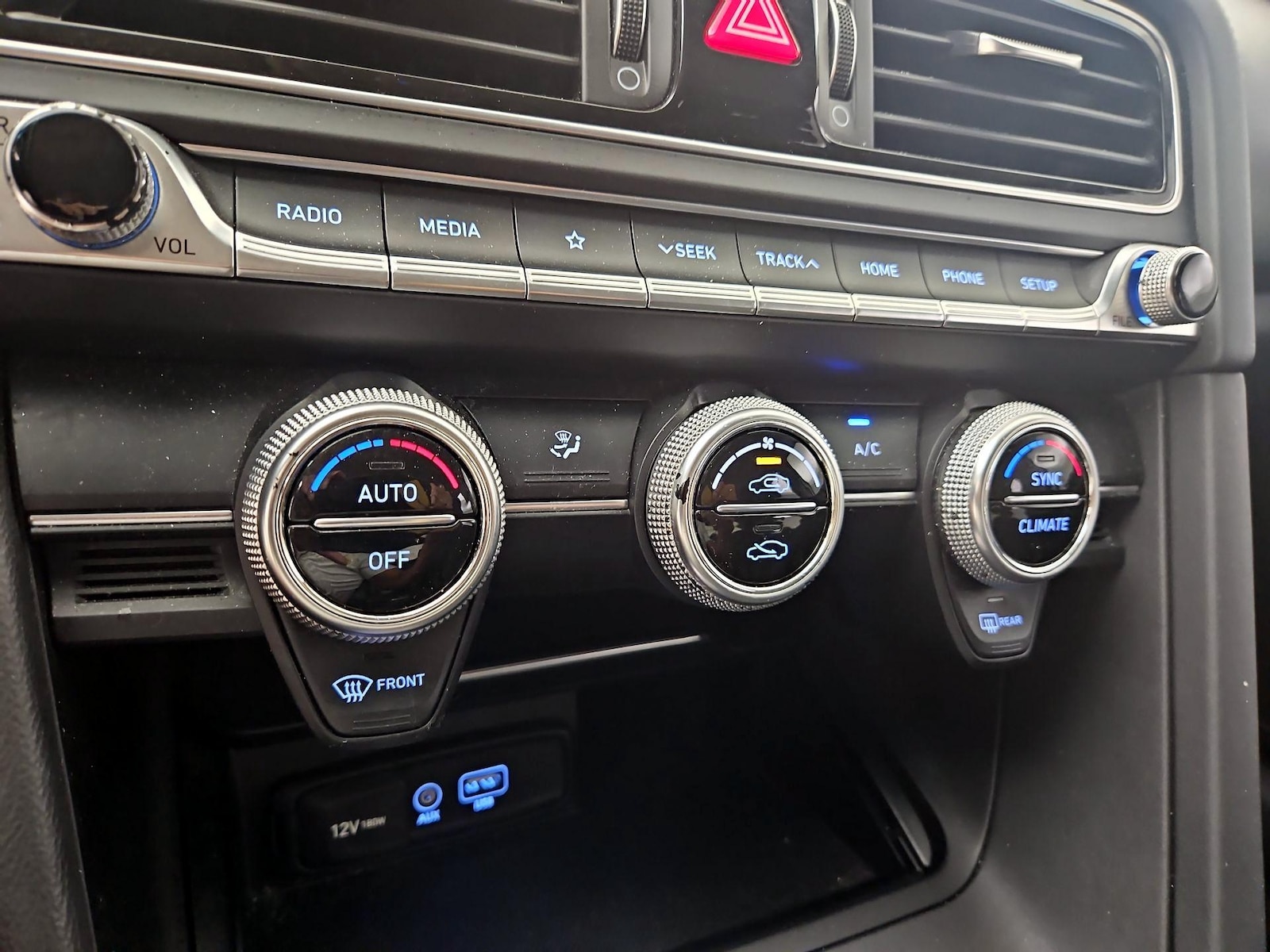 2020 GENESIS G70 Standard - Photo 17