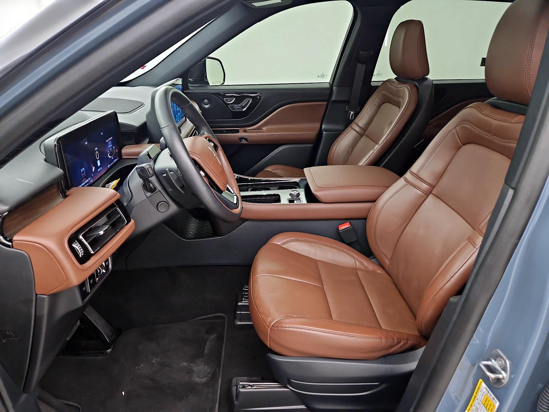 Thumbnail: 2025 Lincoln Aviator - 9