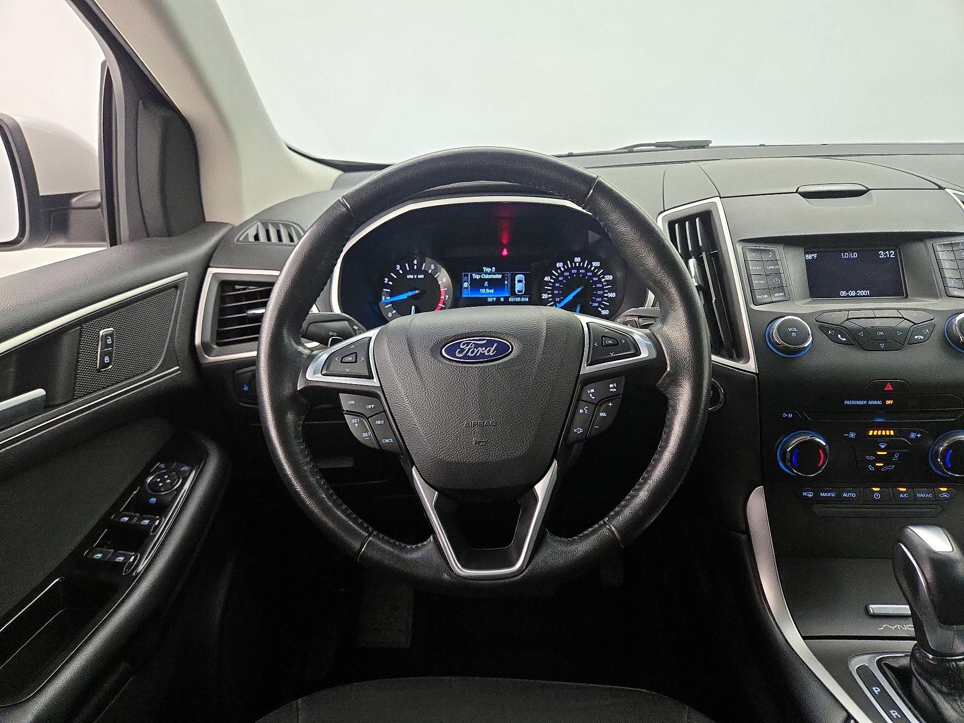 Thumbnail: 2015 Ford Edge - 10