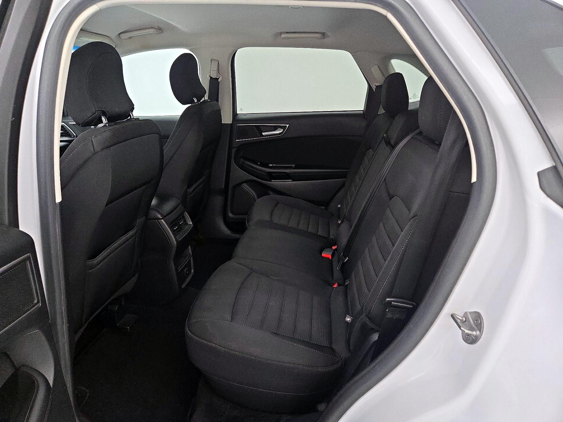 Thumbnail: 2015 Ford Edge - 19