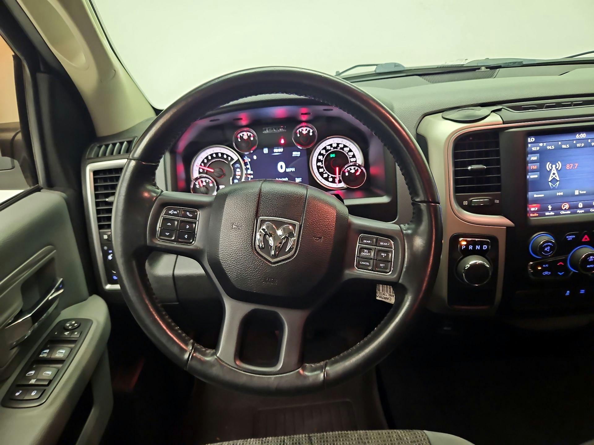 Thumbnail: 2019 RAM 1500 Classic - 10