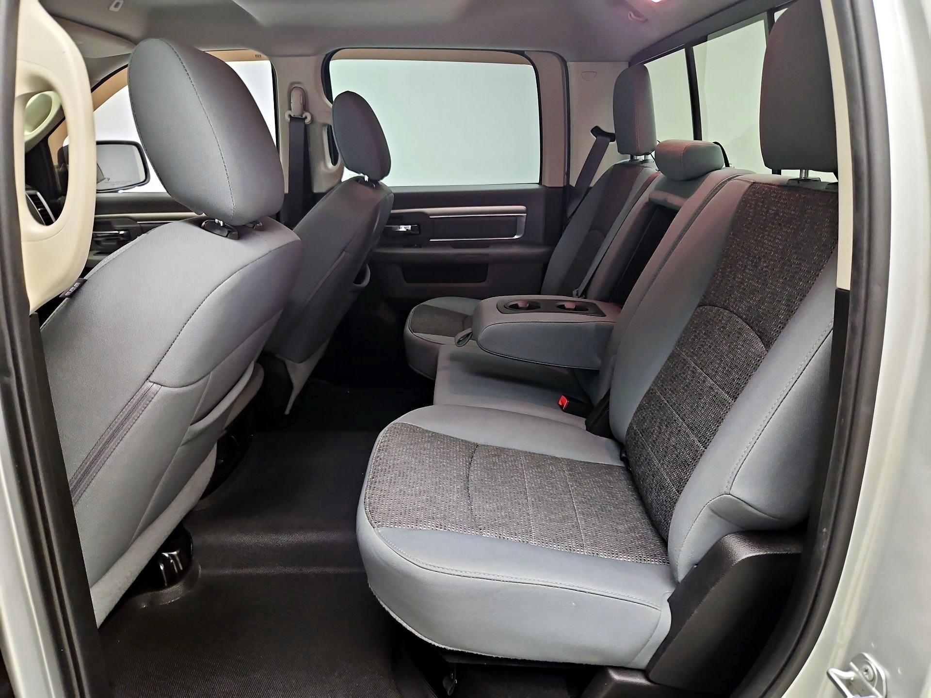 Thumbnail: 2019 RAM 1500 Classic - 17
