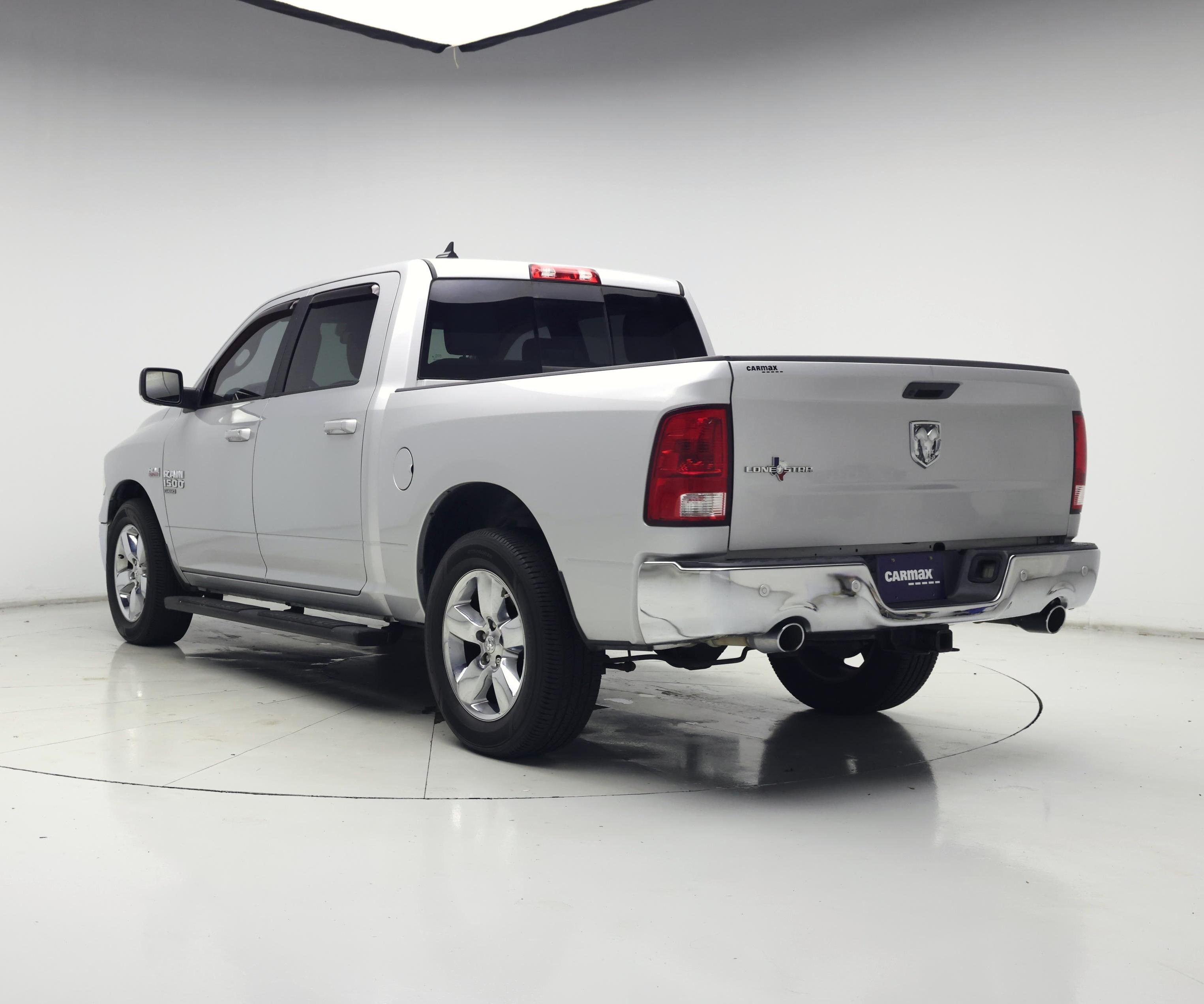 Thumbnail: 2019 RAM 1500 Classic - 2