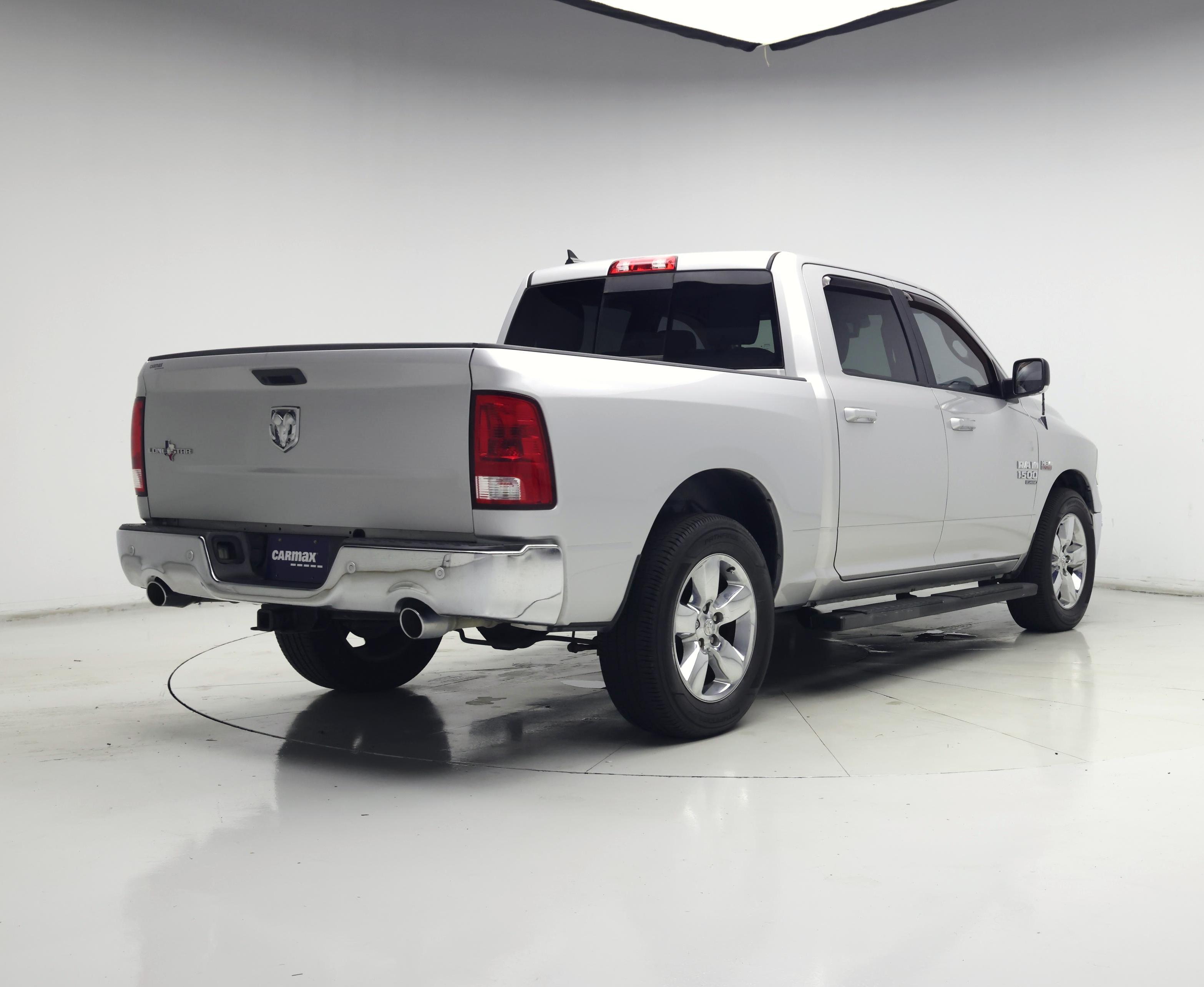 Thumbnail: 2019 RAM 1500 Classic - 8