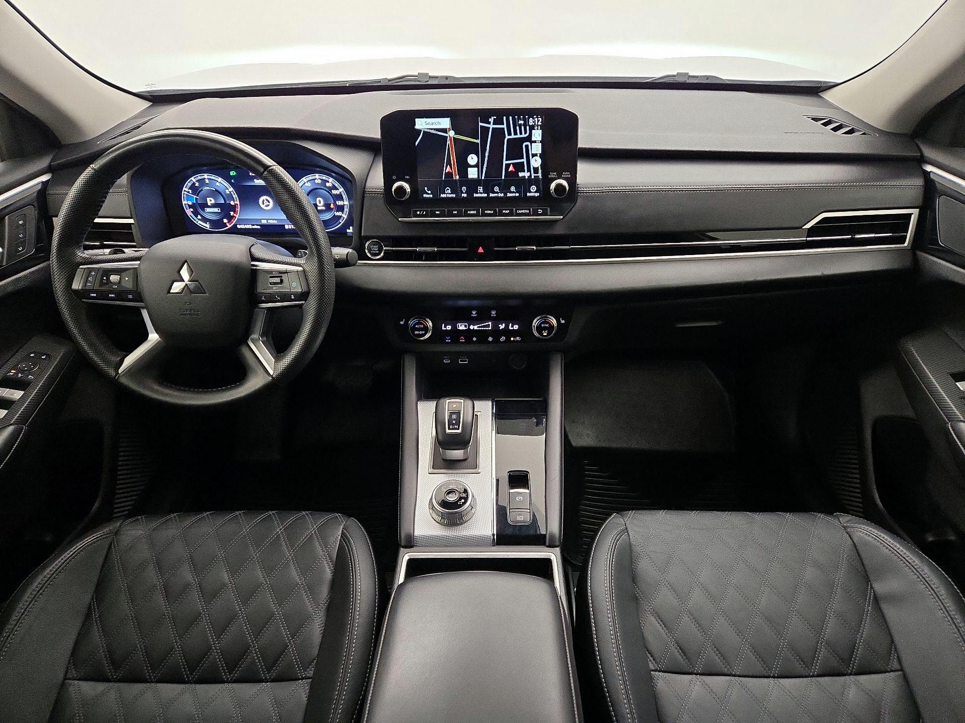 Thumbnail: 2023 Mitsubishi Outlander - 9