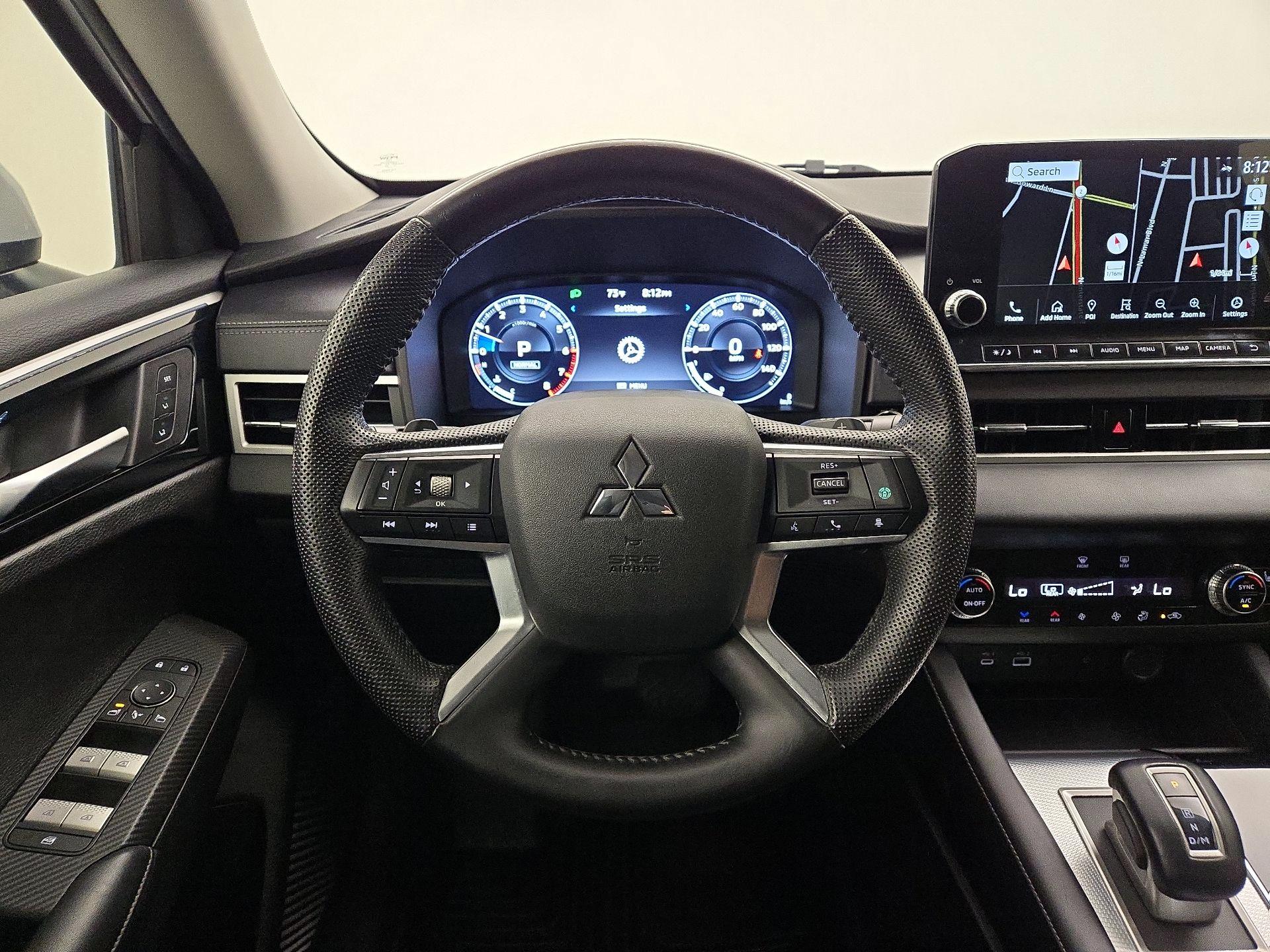 Thumbnail: 2023 Mitsubishi Outlander - 10