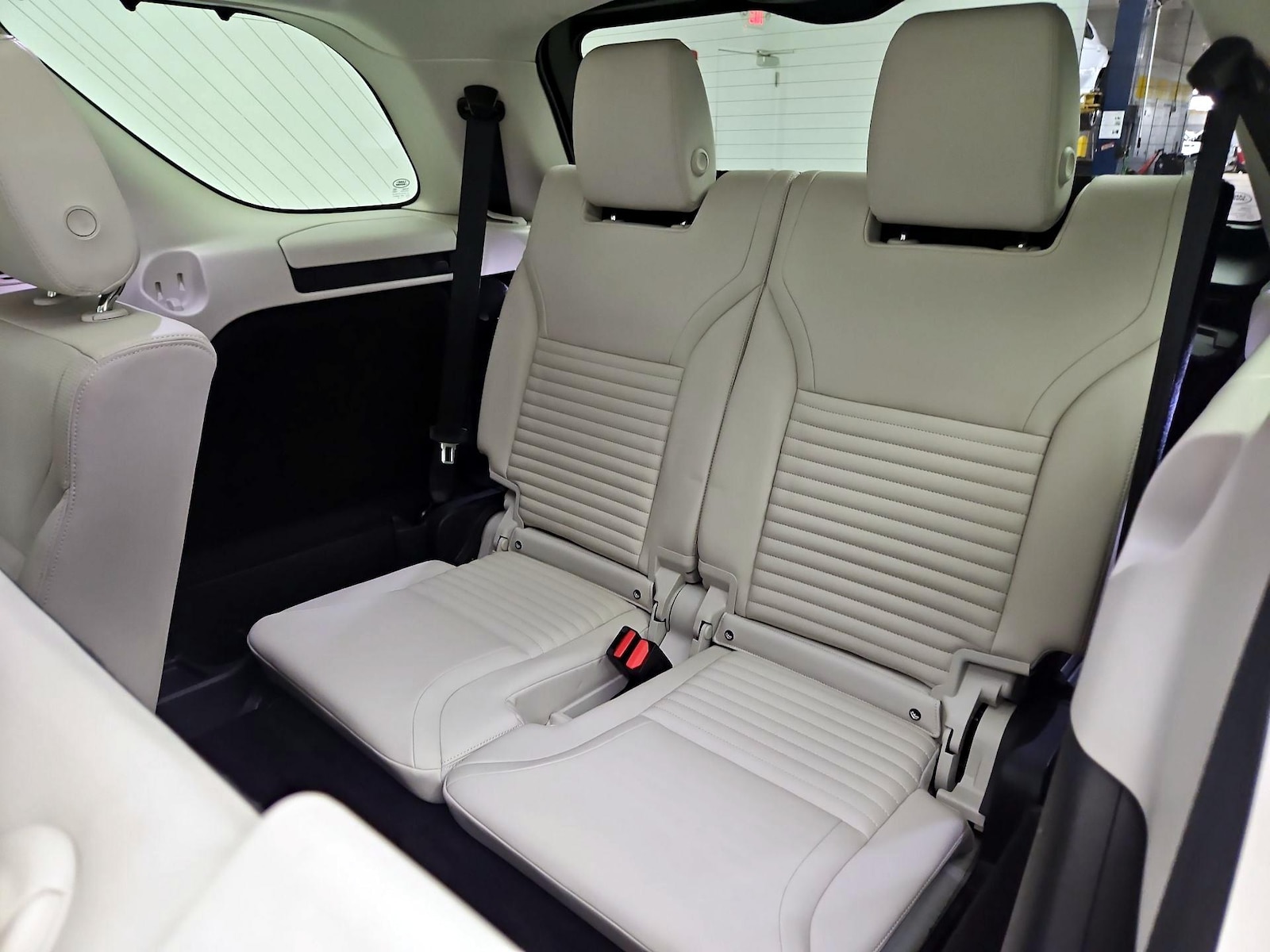 2025 Land Rover Discovery S - Photo 23