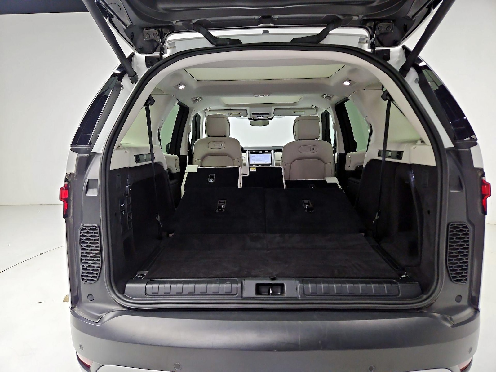 2025 Land Rover Discovery S - Photo 25