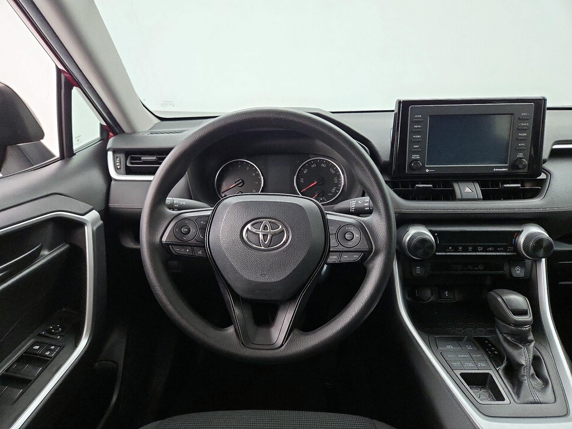 Thumbnail: 2022 Toyota RAV4 - 10