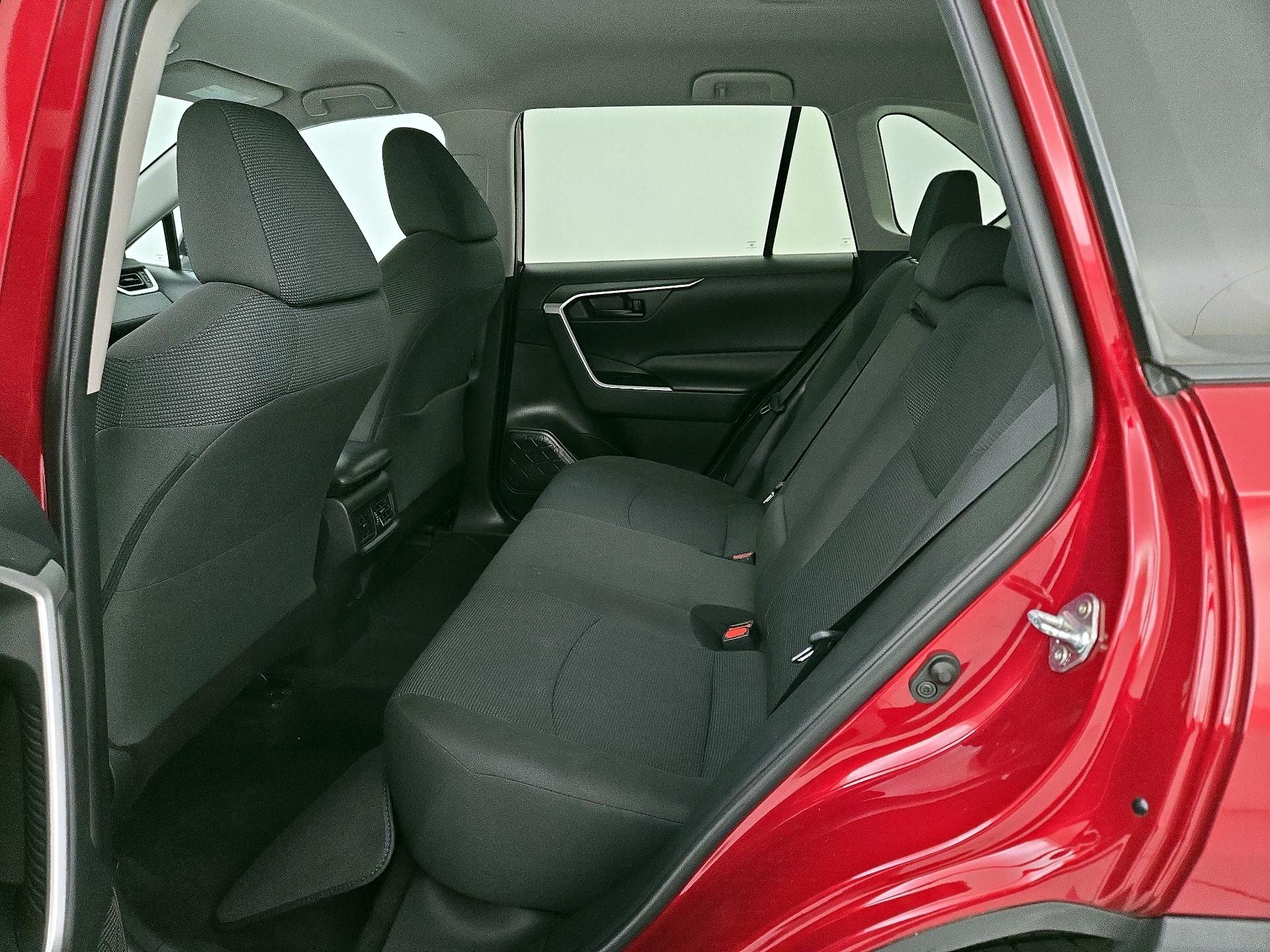 Thumbnail: 2022 Toyota RAV4 - 19