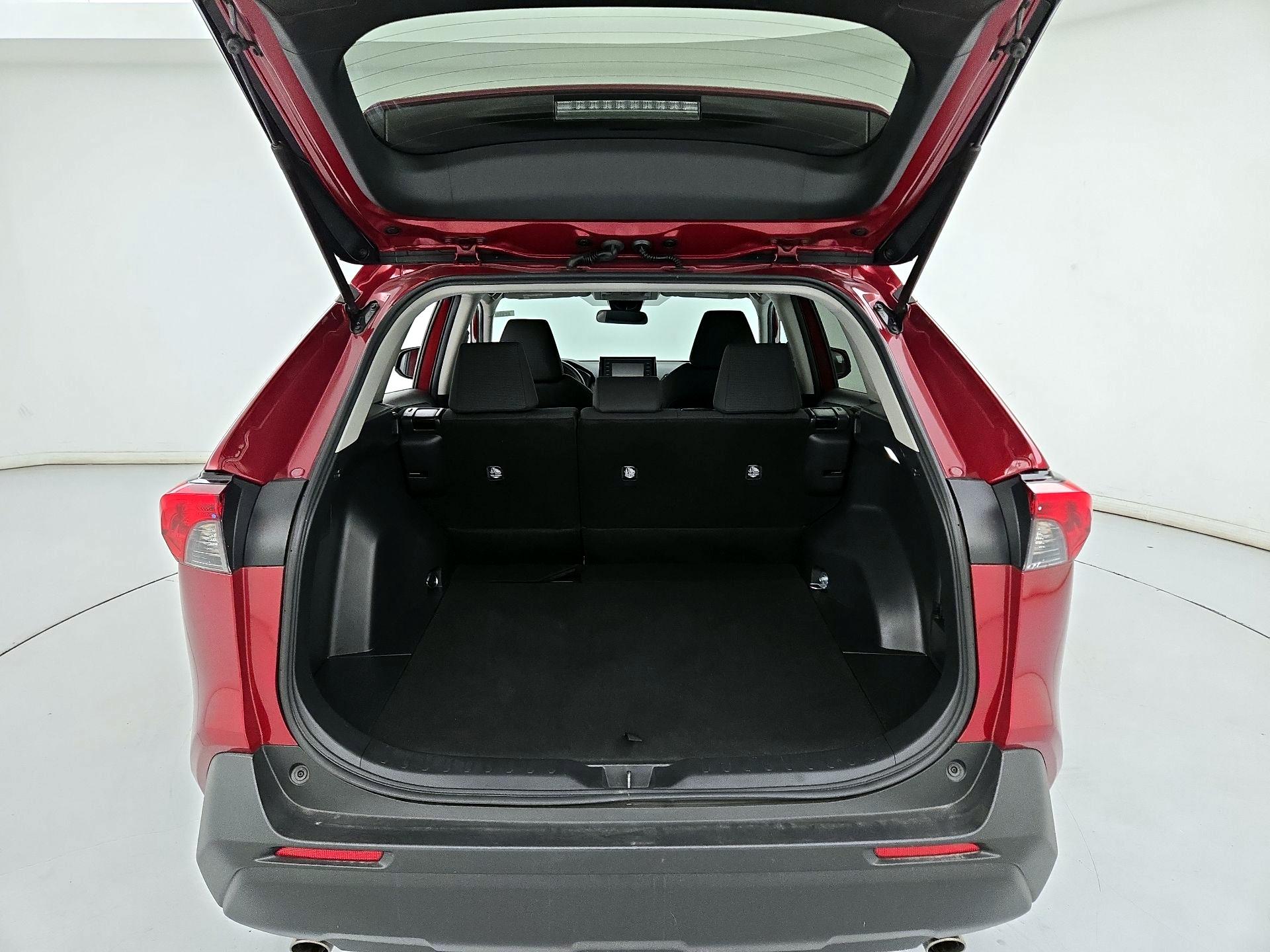 Thumbnail: 2022 Toyota RAV4 - 20