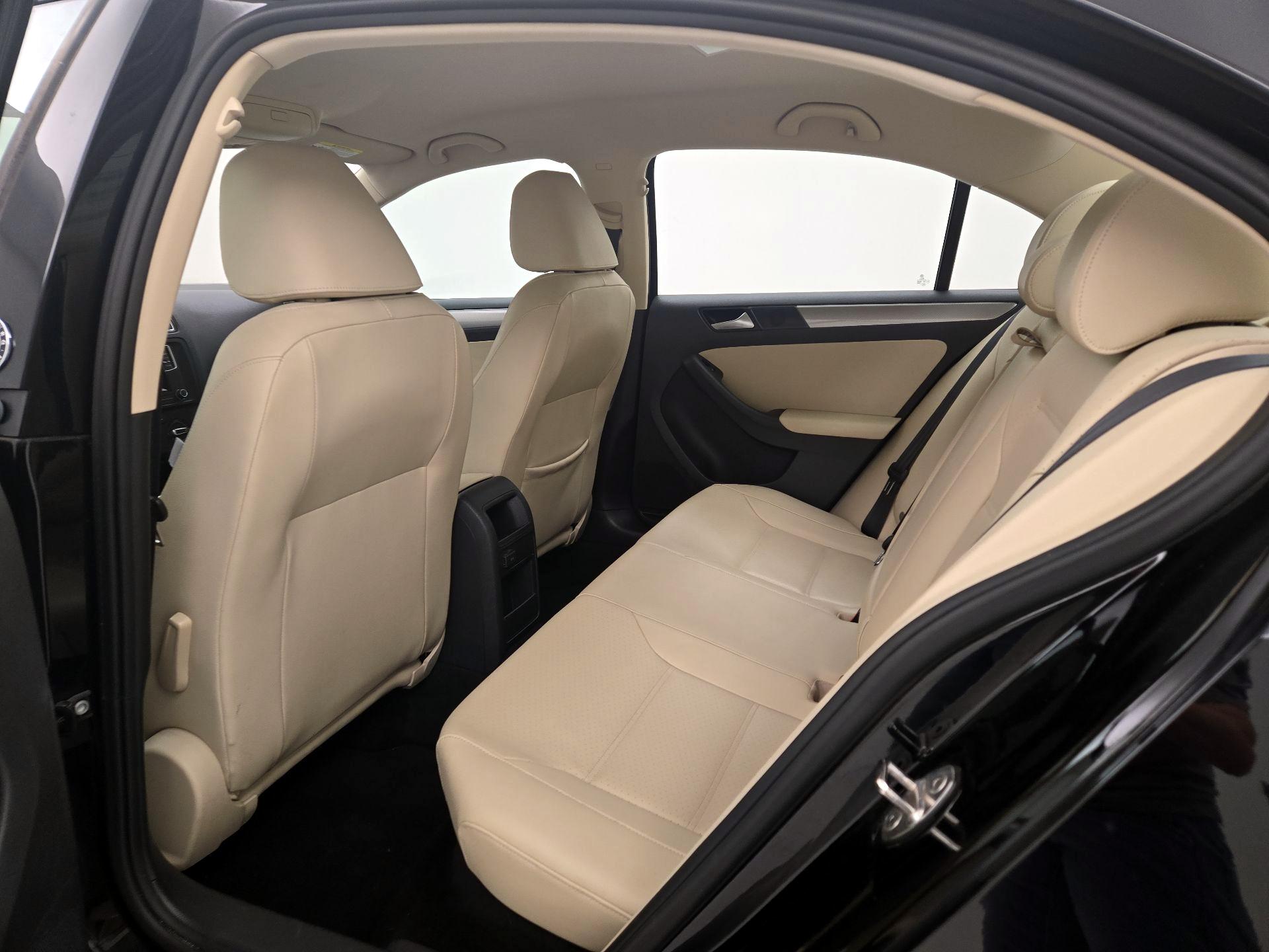 Thumbnail: 2018 Volkswagen Jetta - 19