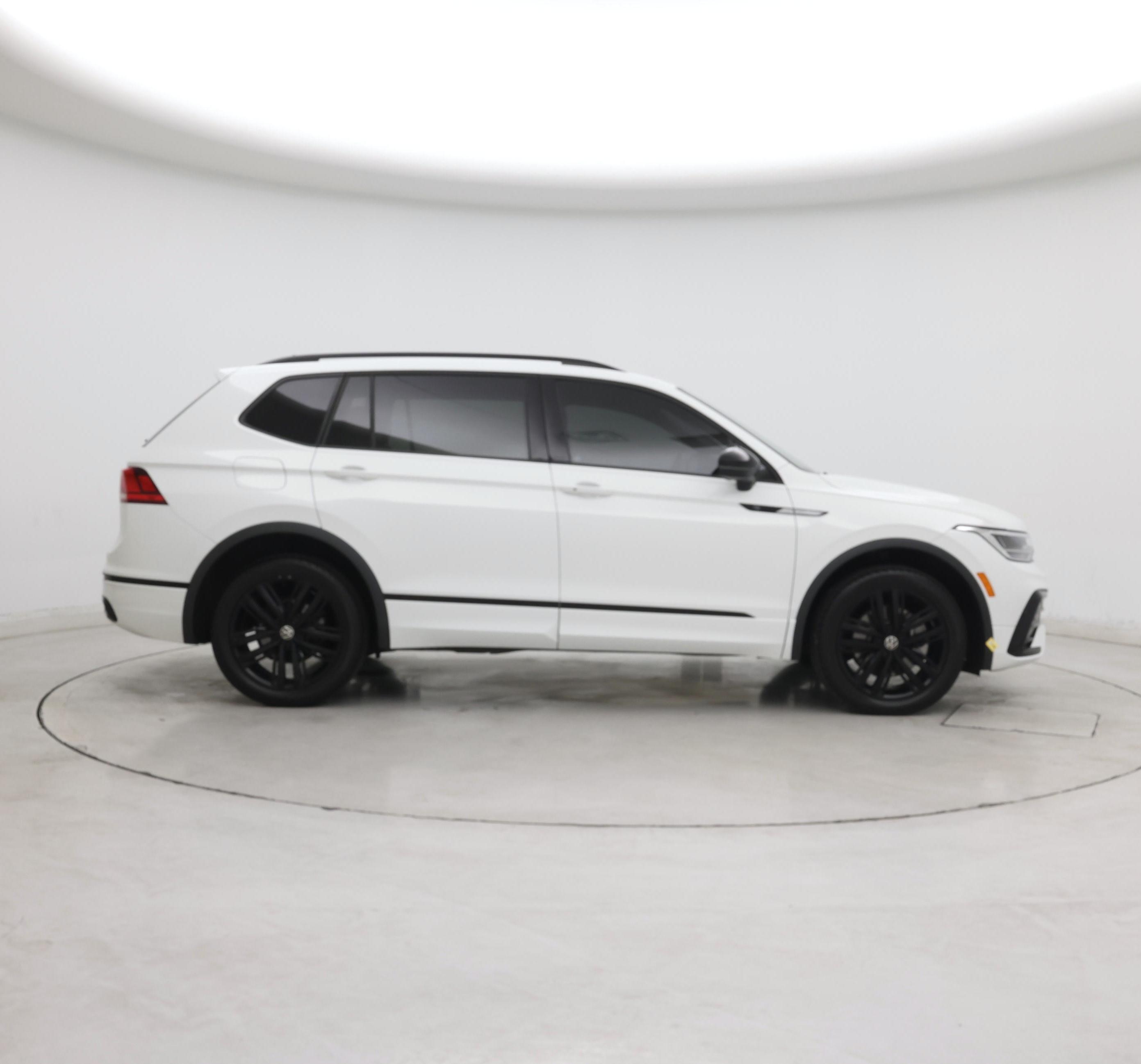 Thumbnail: 2022 Volkswagen Tiguan - 7