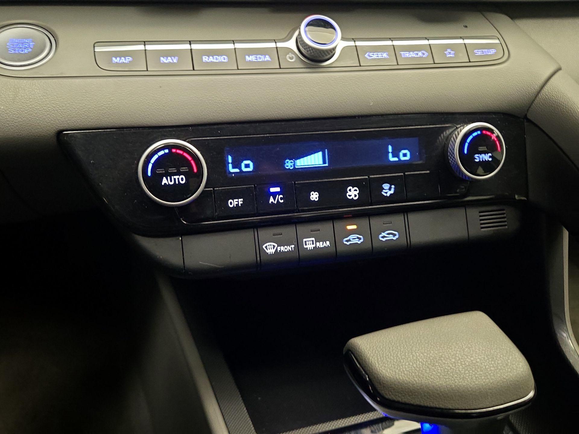 Thumbnail: 2024 Hyundai Elantra - 17